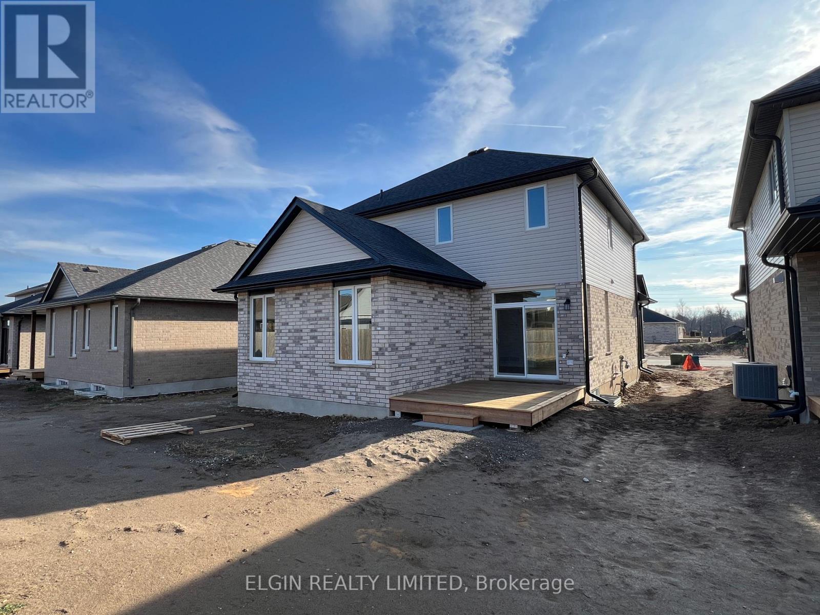 42201 Mcbain Line, Central Elgin, Ontario  N5P 0E4 - Photo 2 - X12576036