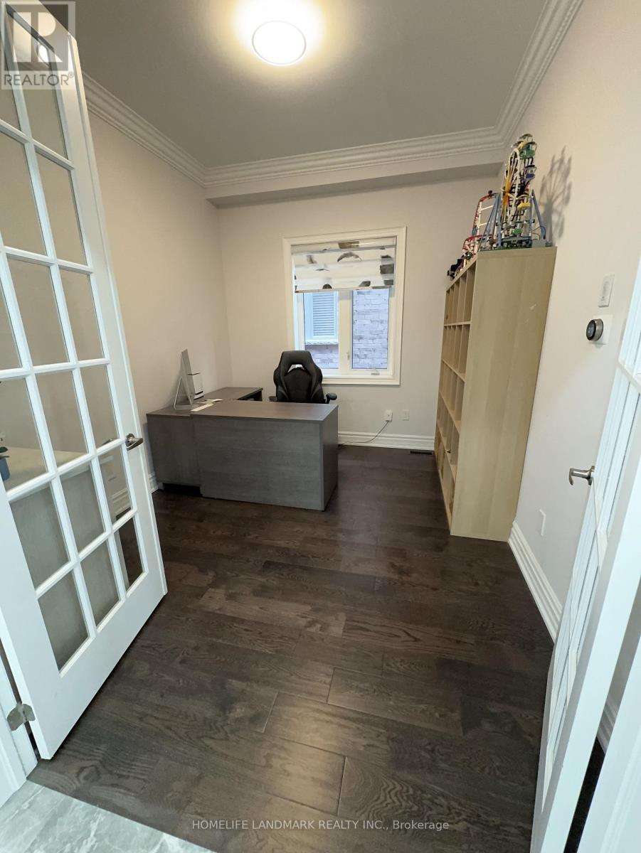 34 Manor Hampton Street, East Gwillimbury, Ontario  L9N 0P9 - Photo 10 - N12576034