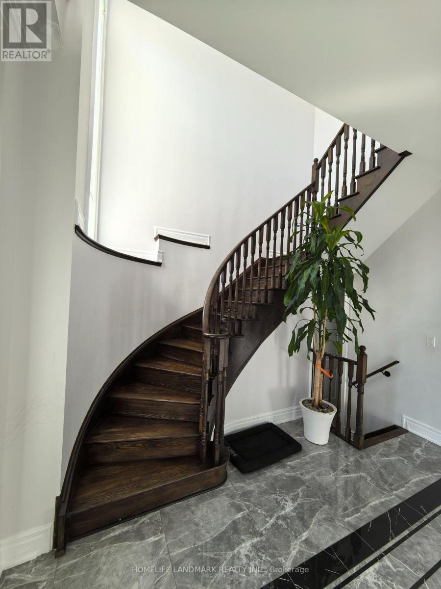 34 Manor Hampton Street, East Gwillimbury, Ontario  L9N 0P9 - Photo 12 - N12576034