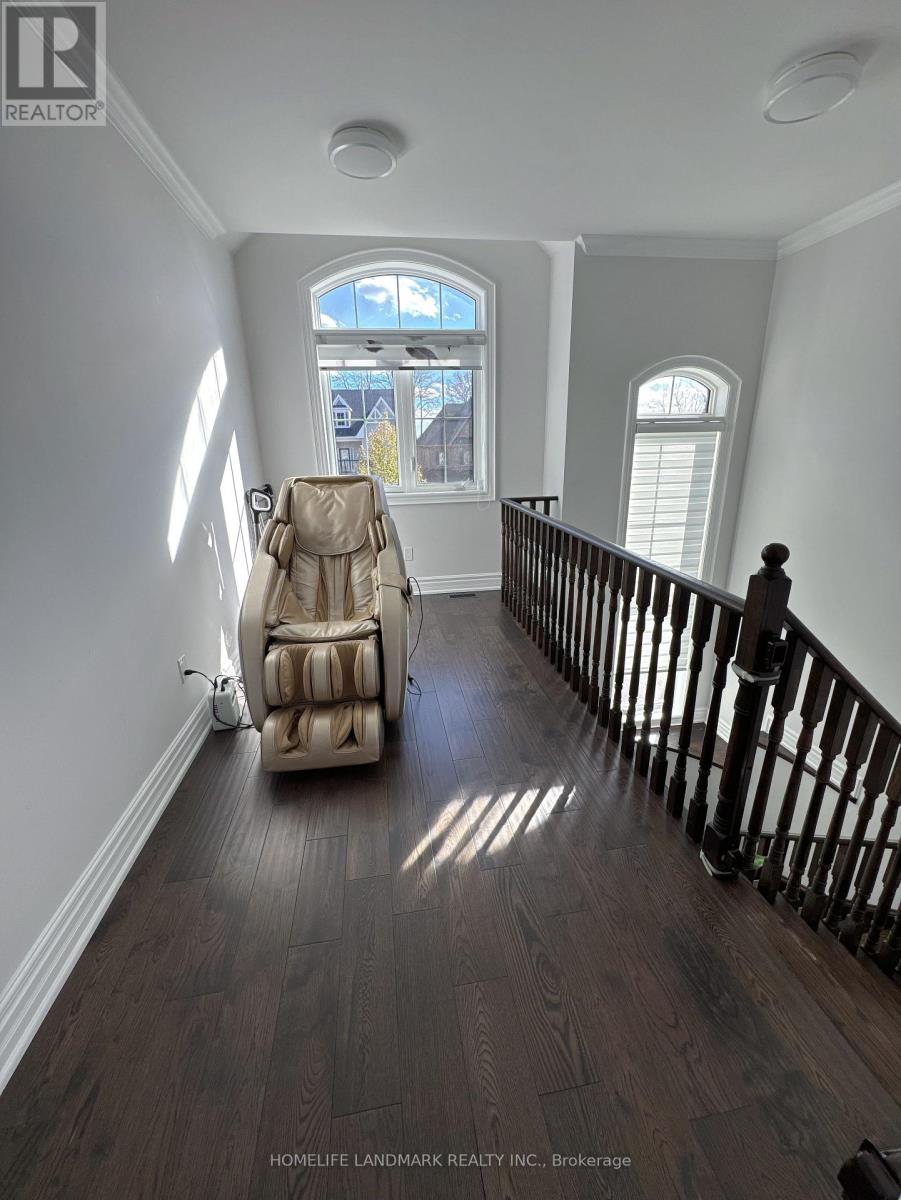 34 Manor Hampton Street, East Gwillimbury, Ontario  L9N 0P9 - Photo 14 - N12576034