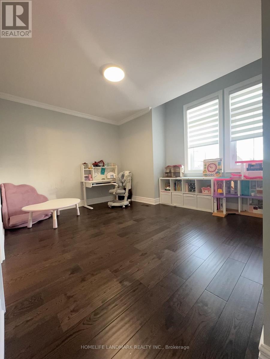 34 Manor Hampton Street, East Gwillimbury, Ontario  L9N 0P9 - Photo 19 - N12576034