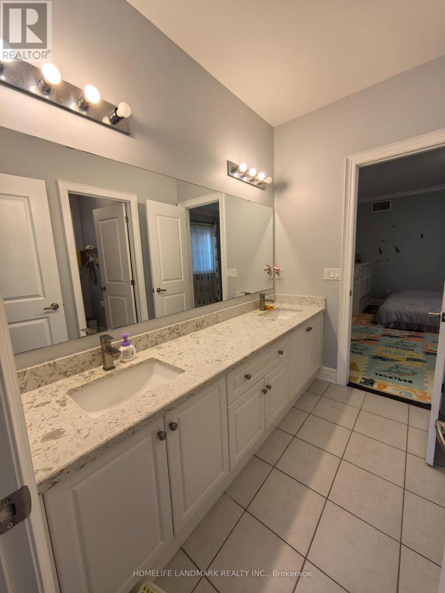 34 Manor Hampton Street, East Gwillimbury, Ontario  L9N 0P9 - Photo 21 - N12576034