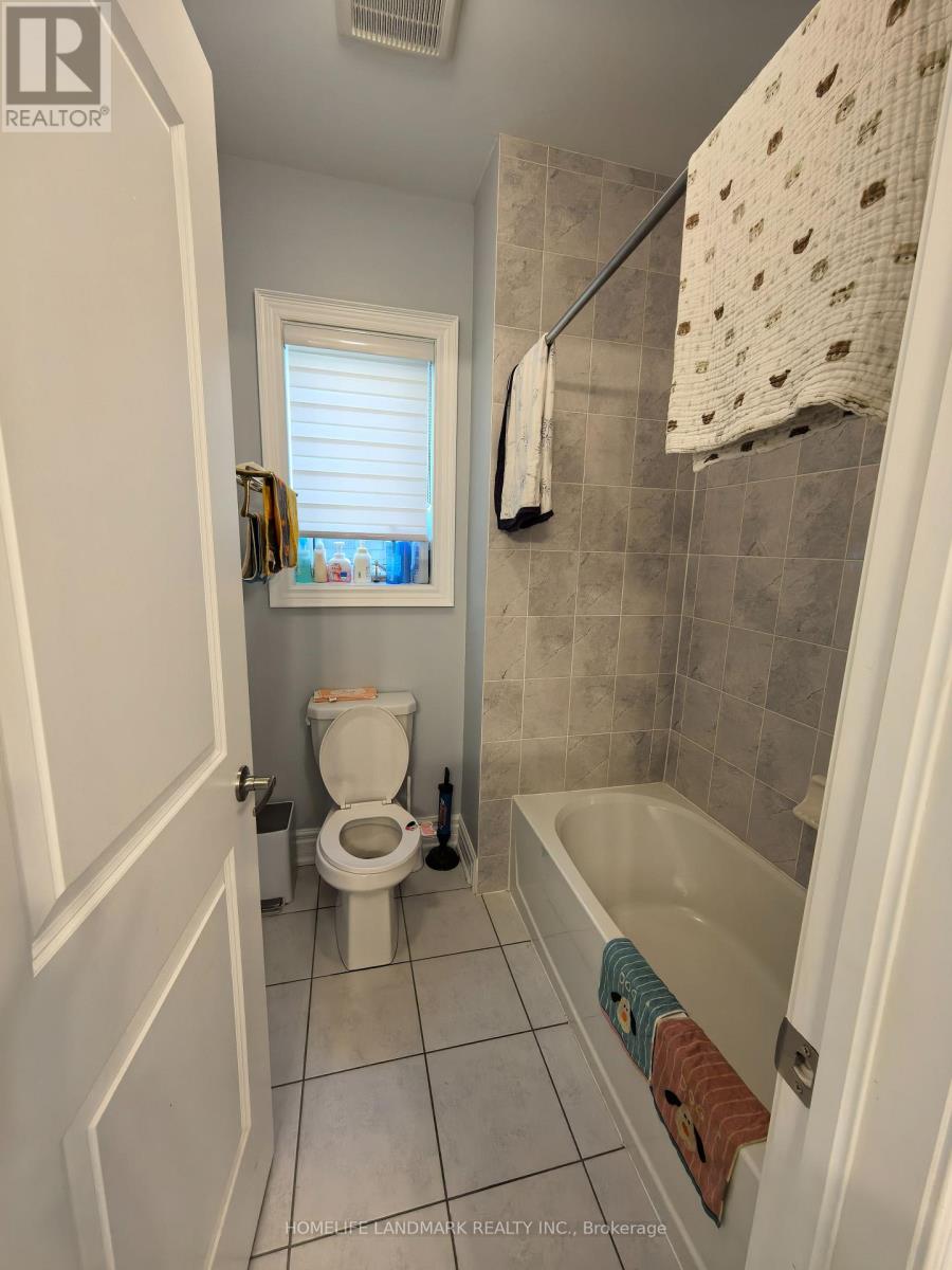 34 Manor Hampton Street, East Gwillimbury, Ontario  L9N 0P9 - Photo 22 - N12576034