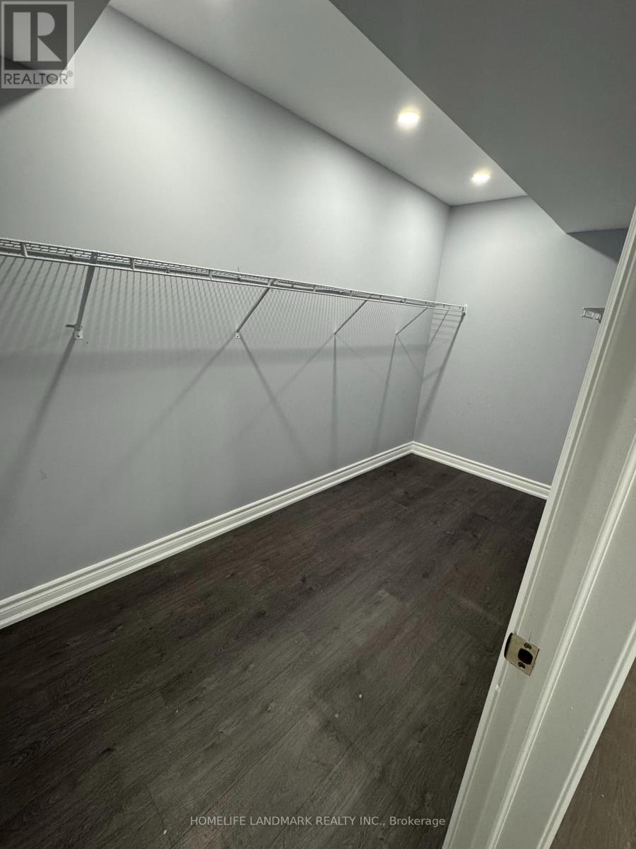 34 Manor Hampton Street, East Gwillimbury, Ontario  L9N 0P9 - Photo 25 - N12576034