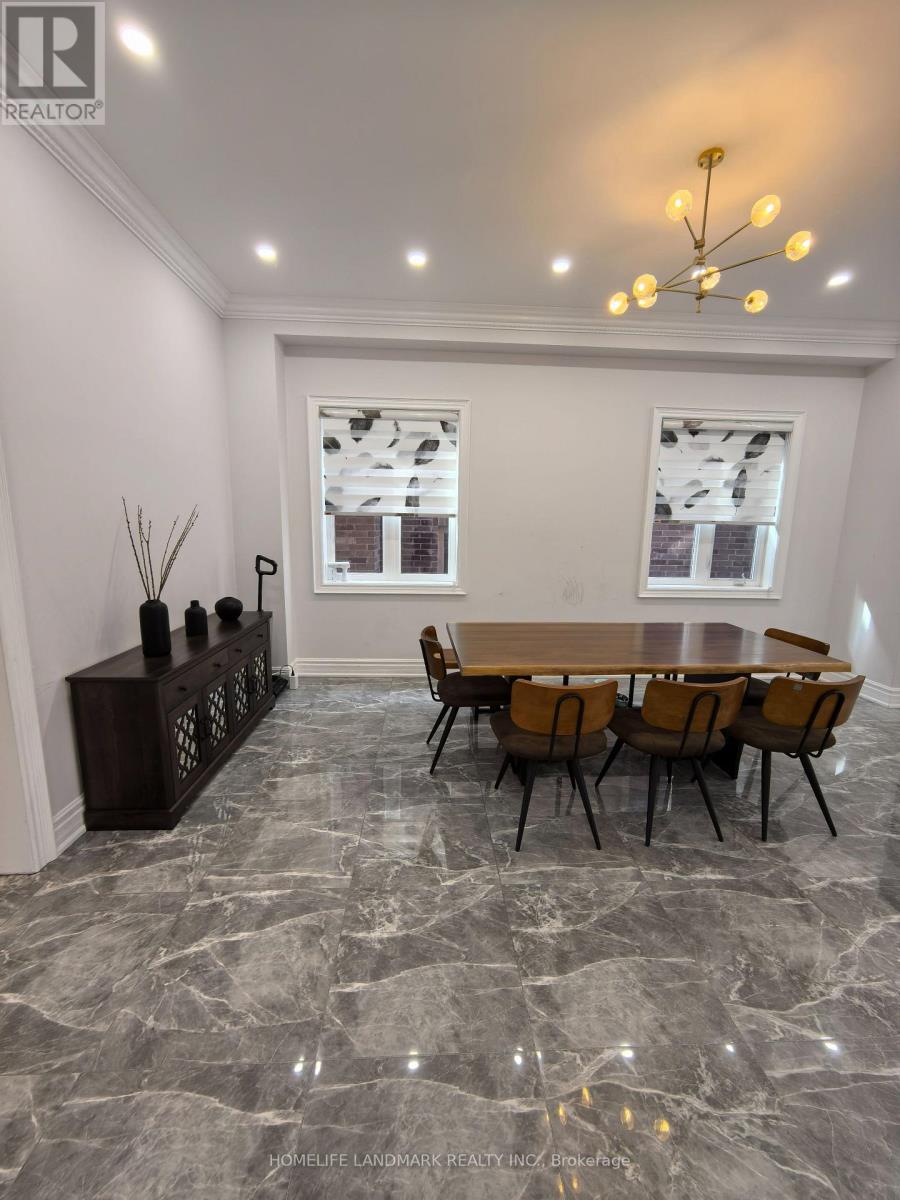 34 Manor Hampton Street, East Gwillimbury, Ontario  L9N 0P9 - Photo 4 - N12576034