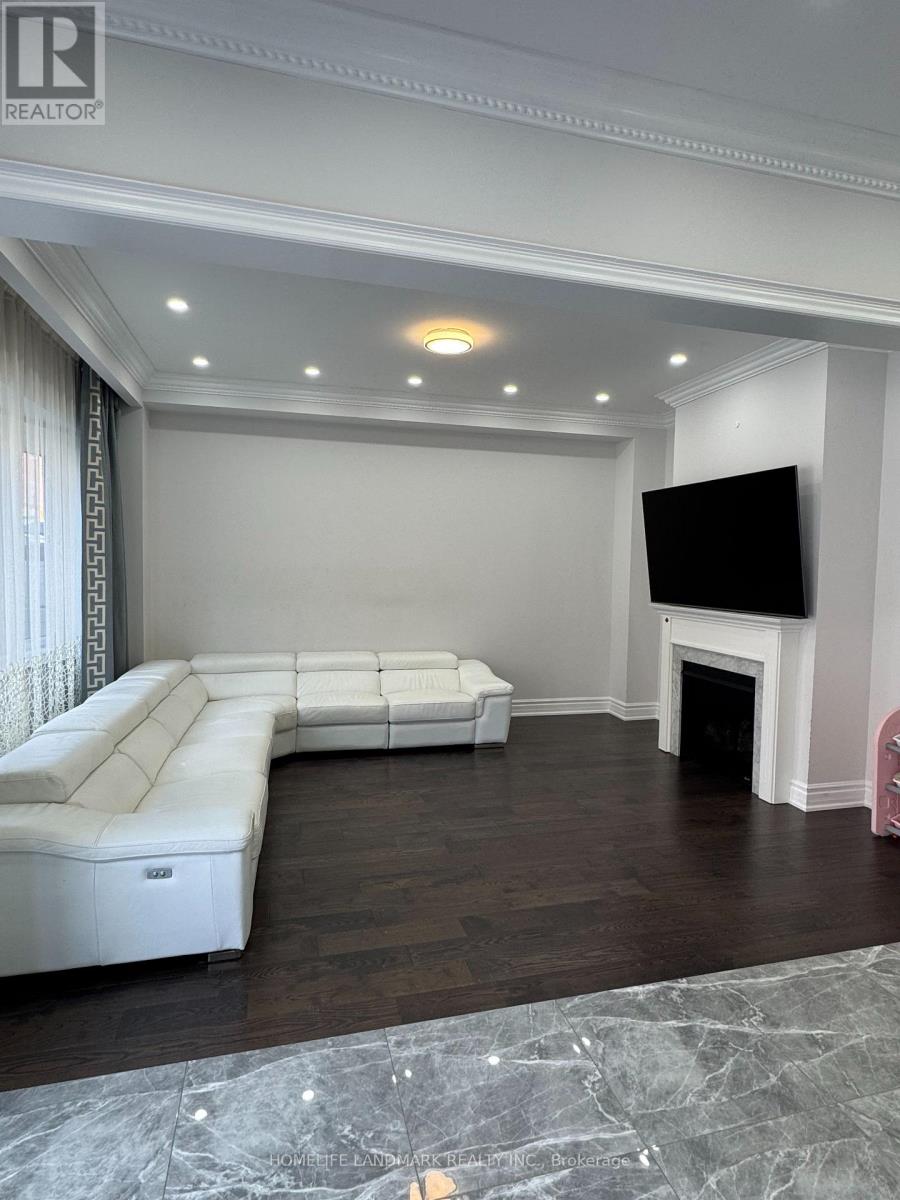 34 Manor Hampton Street, East Gwillimbury, Ontario  L9N 0P9 - Photo 9 - N12576034