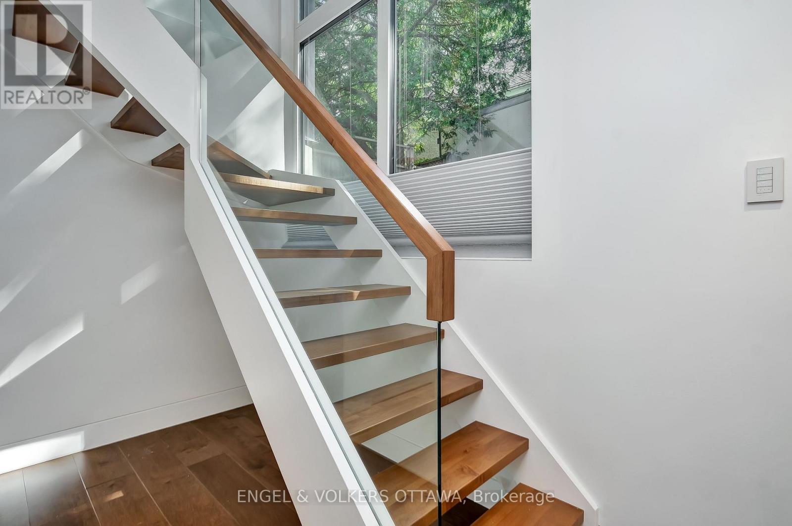 71 Clearview Avenue, Ottawa, Ontario  K1Y 2K7 - Photo 12 - X12576084