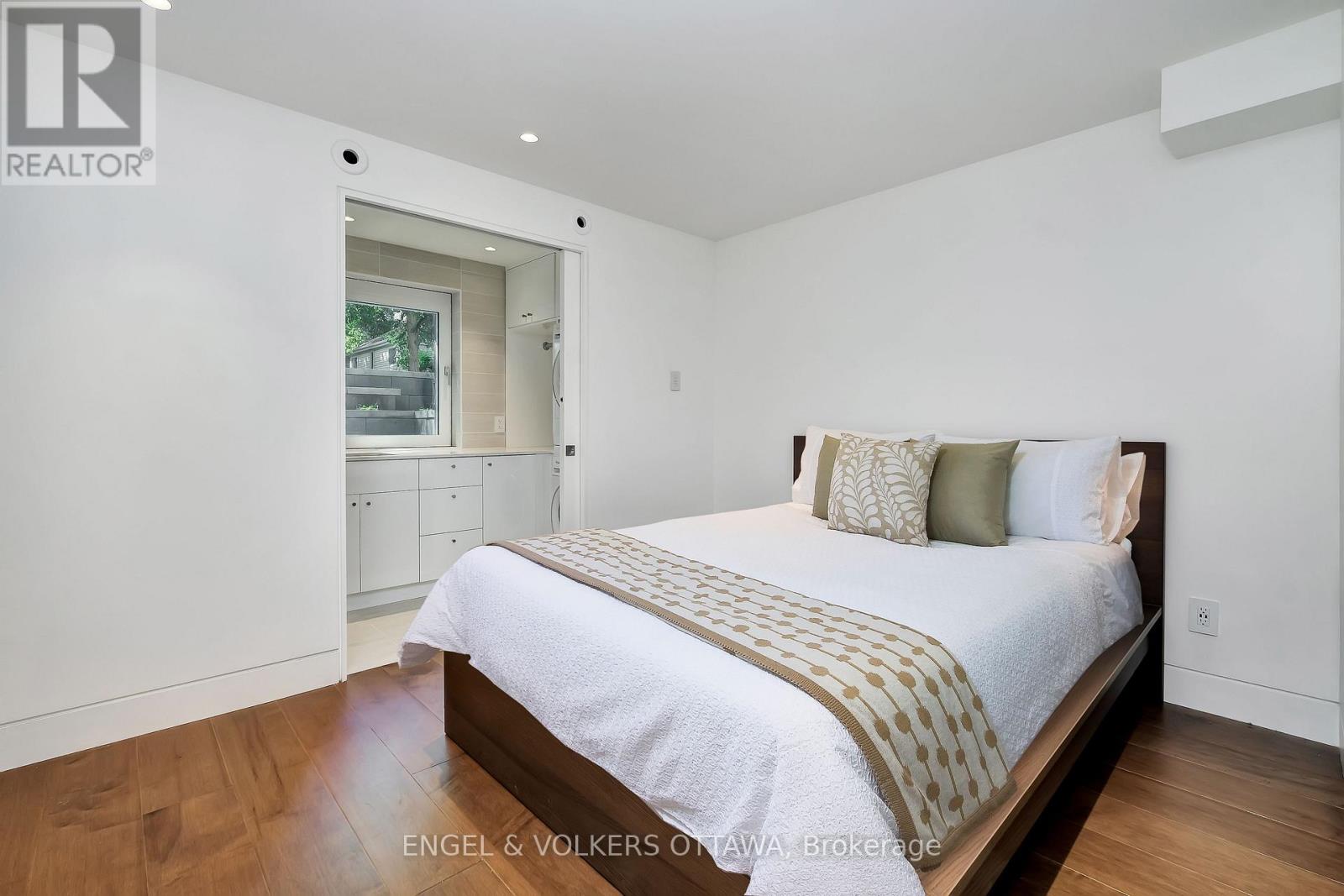 71 Clearview Avenue, Ottawa, Ontario  K1Y 2K7 - Photo 13 - X12576084