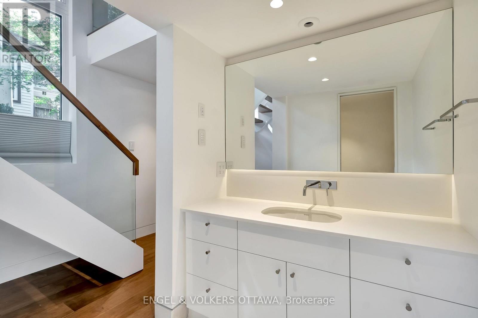 71 Clearview Avenue, Ottawa, Ontario  K1Y 2K7 - Photo 18 - X12576084