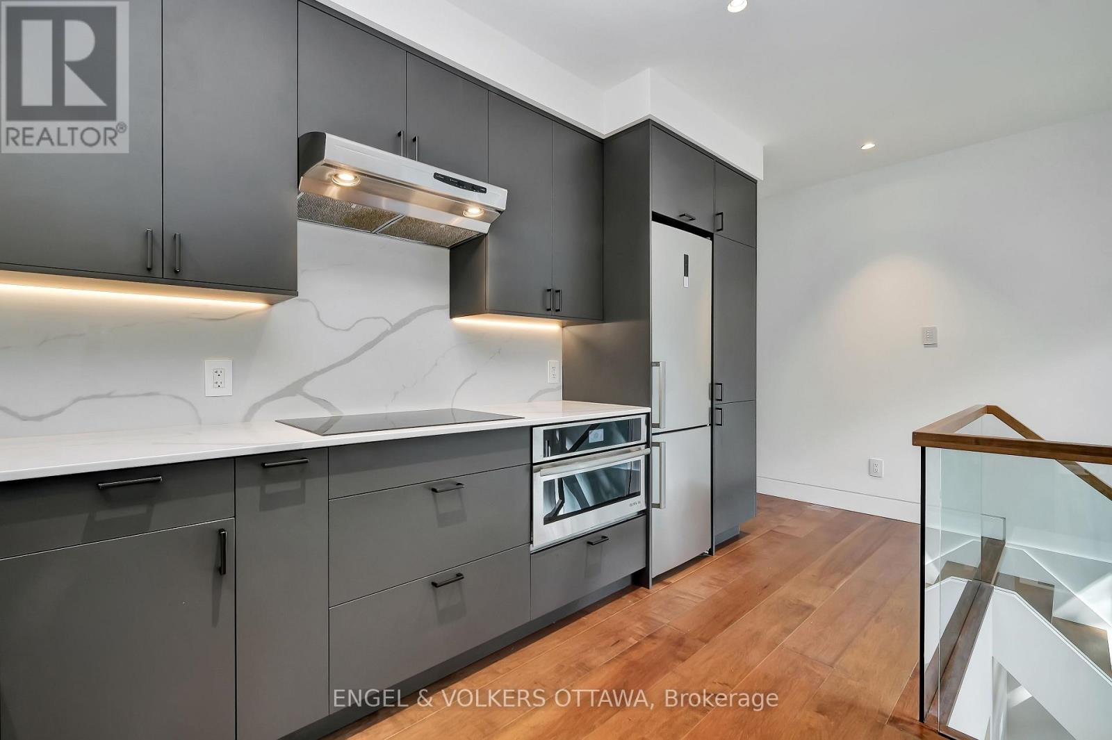 71 Clearview Avenue, Ottawa, Ontario  K1Y 2K7 - Photo 7 - X12576084