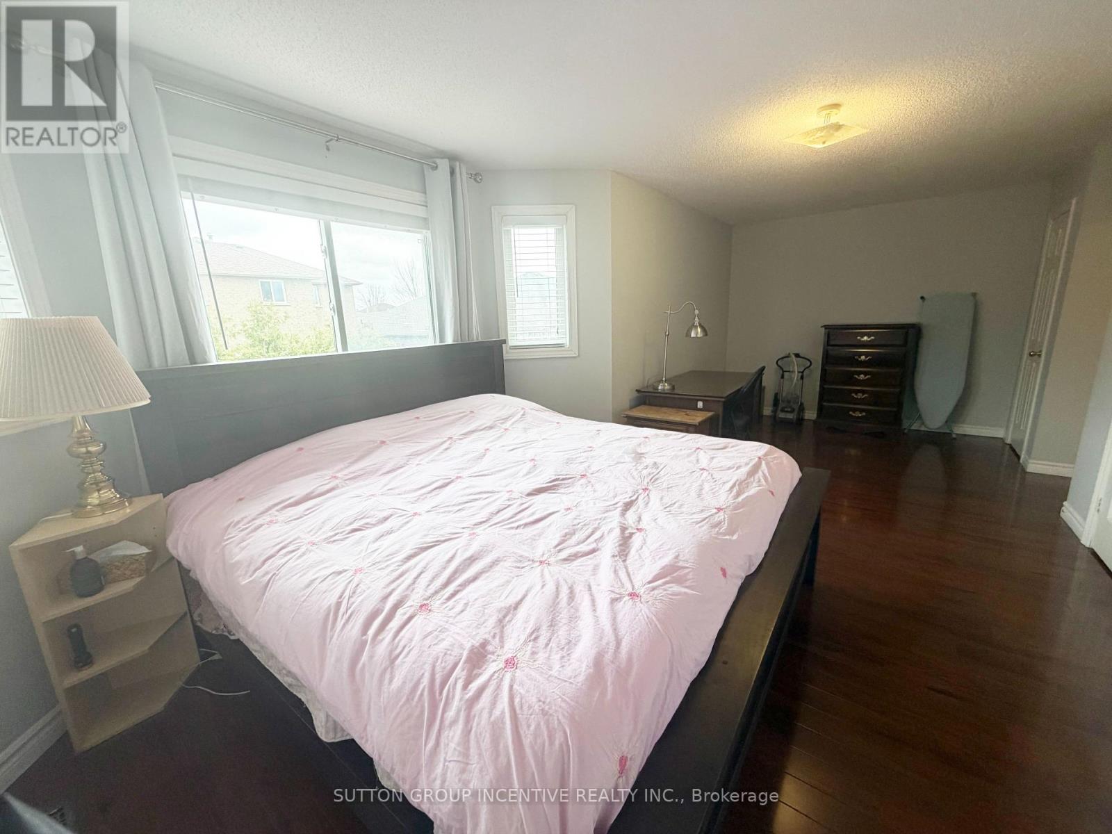 134 Raymond Crescent, Barrie (Painswick South), Ontario  L4N 0V7 - Photo 11 - S12575940