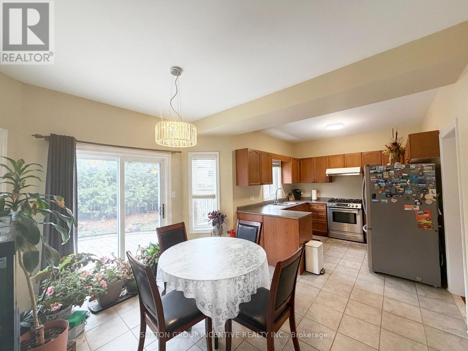 134 Raymond Crescent, Barrie (Painswick South), Ontario  L4N 0V7 - Photo 8 - S12575940