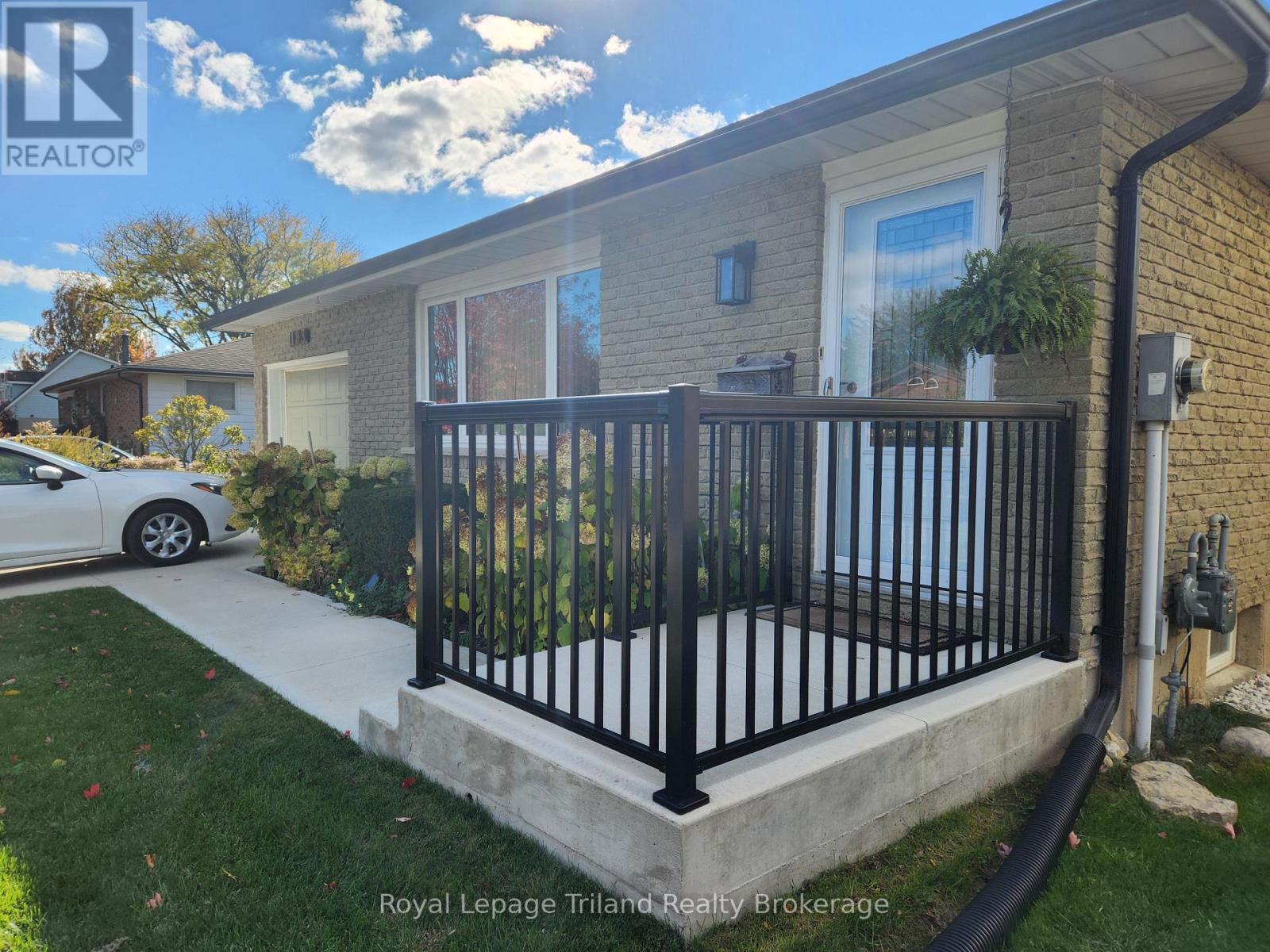 183 Diefenbaker Drive, Woodstock (Woodstock - North), Ontario  N4S 8K1 - Photo 11 - X12576130