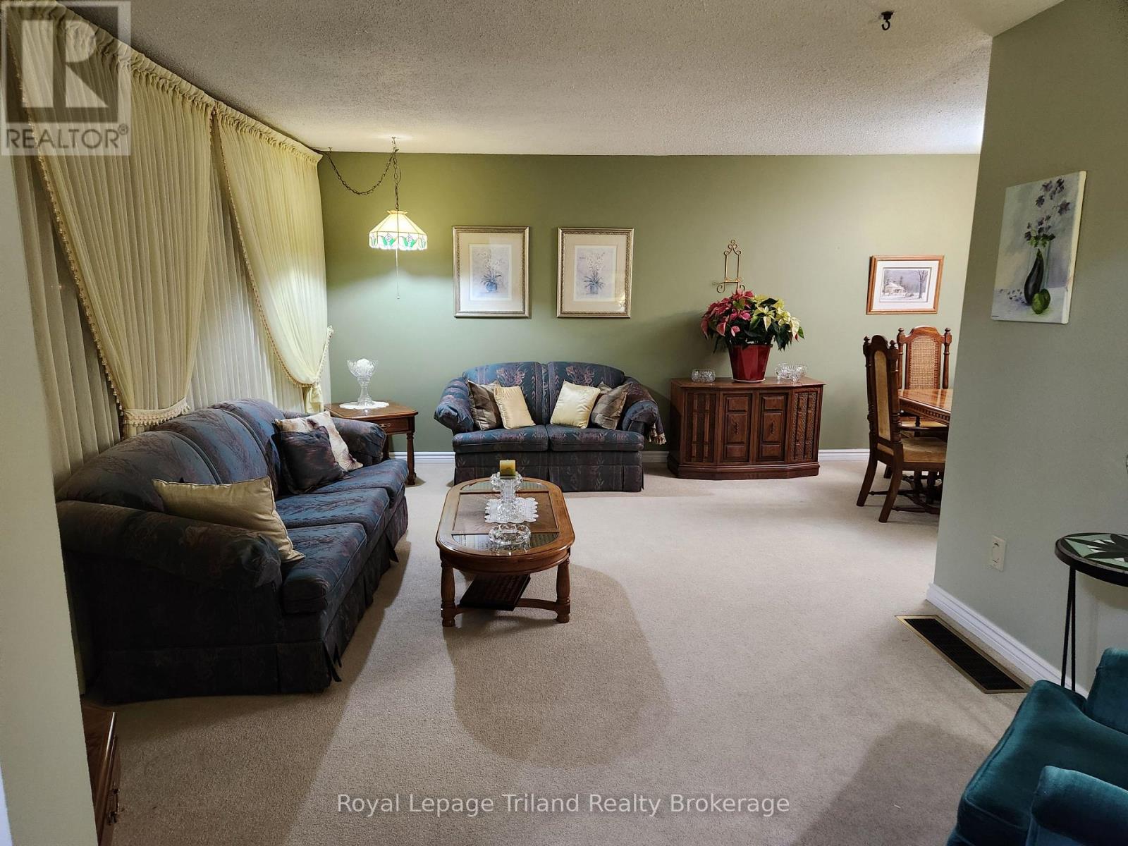 183 Diefenbaker Drive, Woodstock (Woodstock - North), Ontario  N4S 8K1 - Photo 15 - X12576130