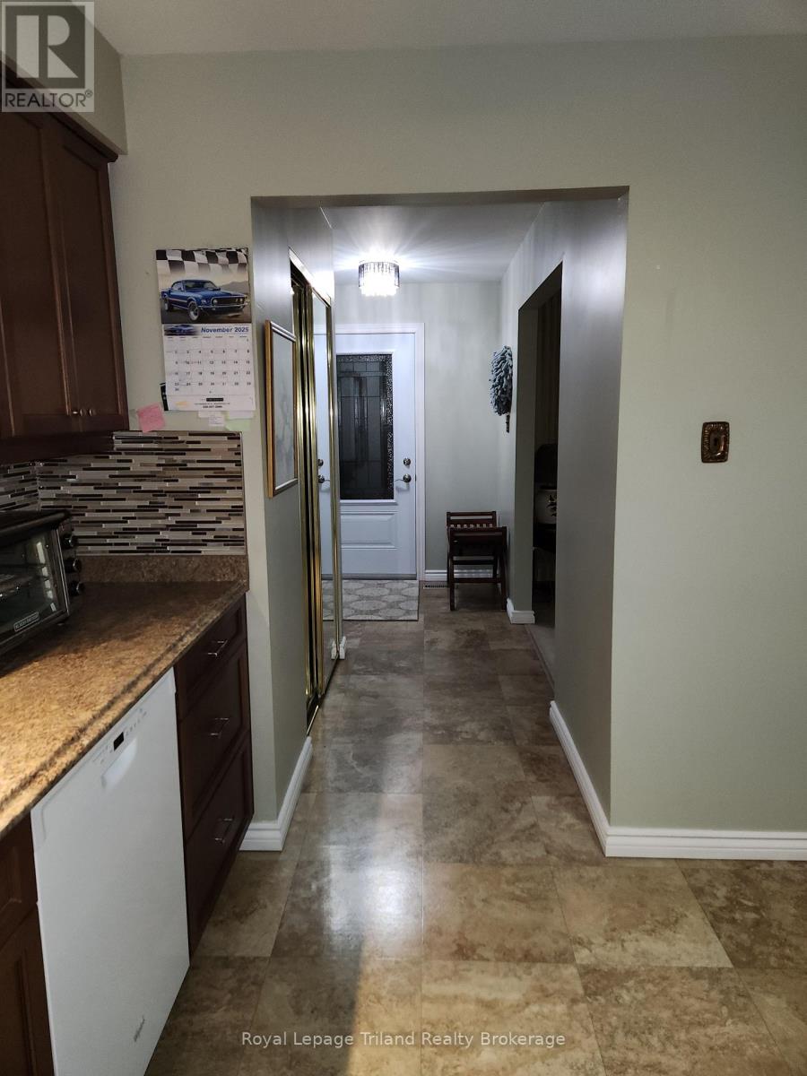 183 Diefenbaker Drive, Woodstock (Woodstock - North), Ontario  N4S 8K1 - Photo 18 - X12576130