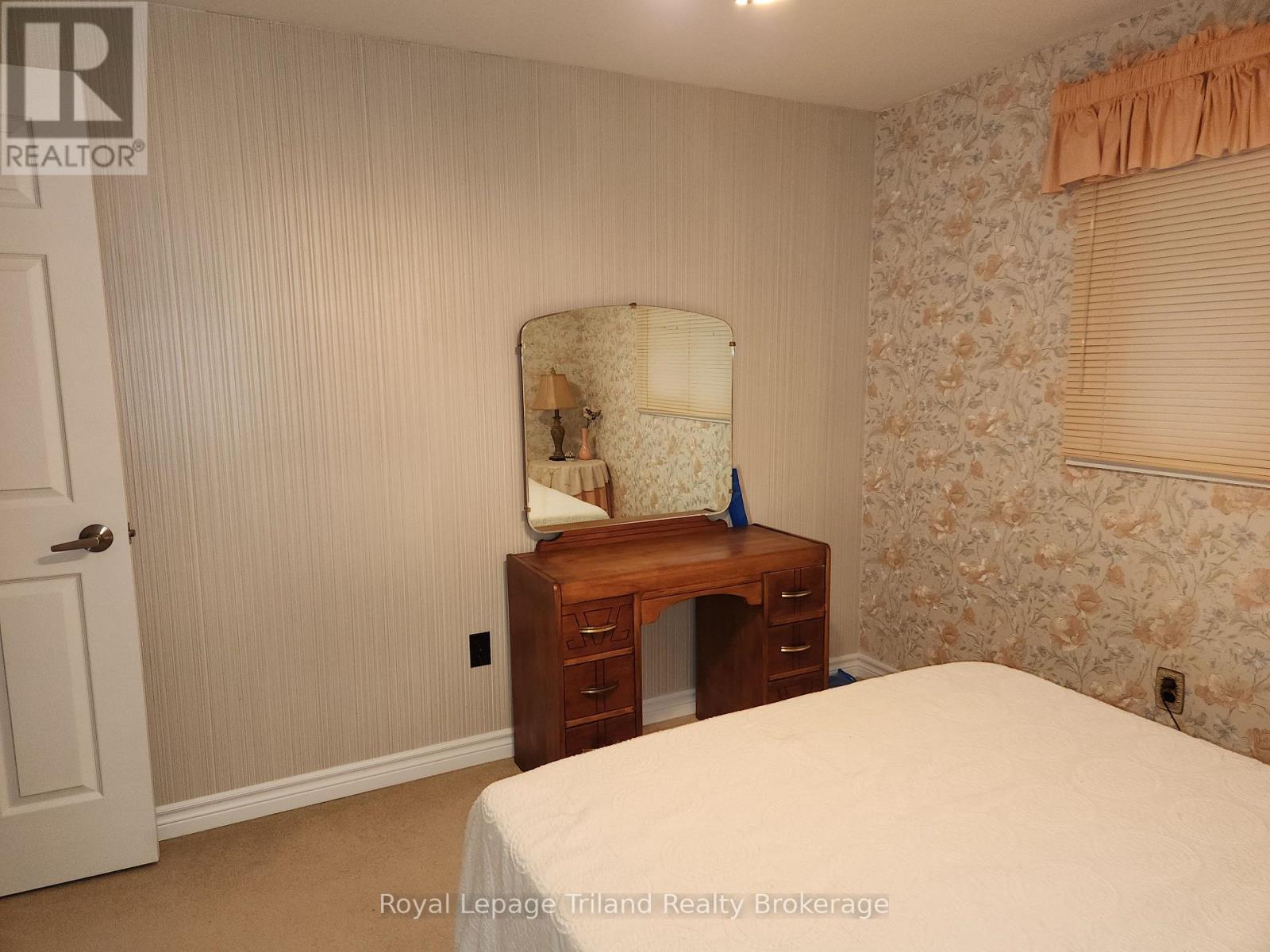 183 Diefenbaker Drive, Woodstock (Woodstock - North), Ontario  N4S 8K1 - Photo 27 - X12576130