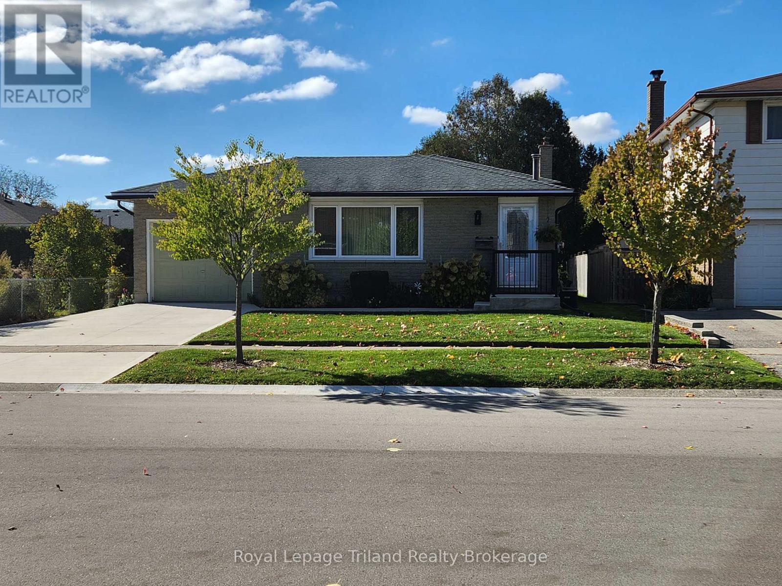 183 Diefenbaker Drive, Woodstock (Woodstock - North), Ontario  N4S 8K1 - Photo 3 - X12576130