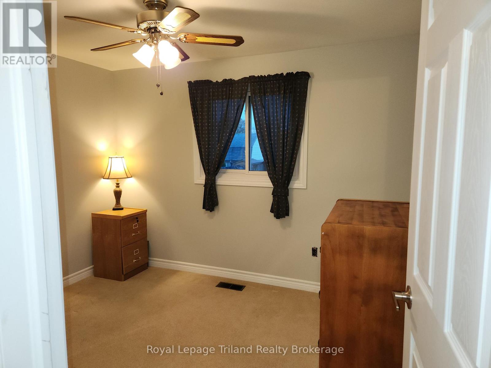 183 Diefenbaker Drive, Woodstock (Woodstock - North), Ontario  N4S 8K1 - Photo 31 - X12576130