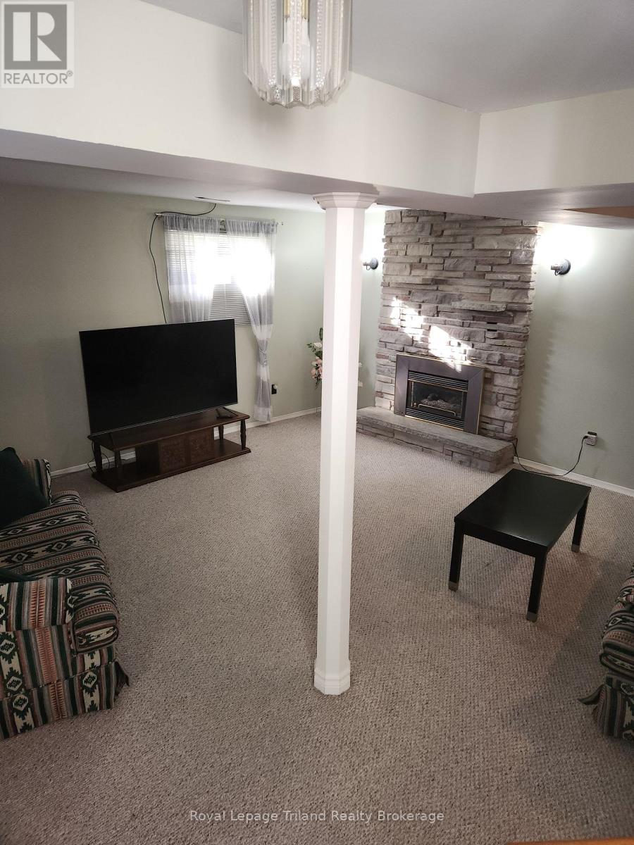 183 Diefenbaker Drive, Woodstock (Woodstock - North), Ontario  N4S 8K1 - Photo 33 - X12576130