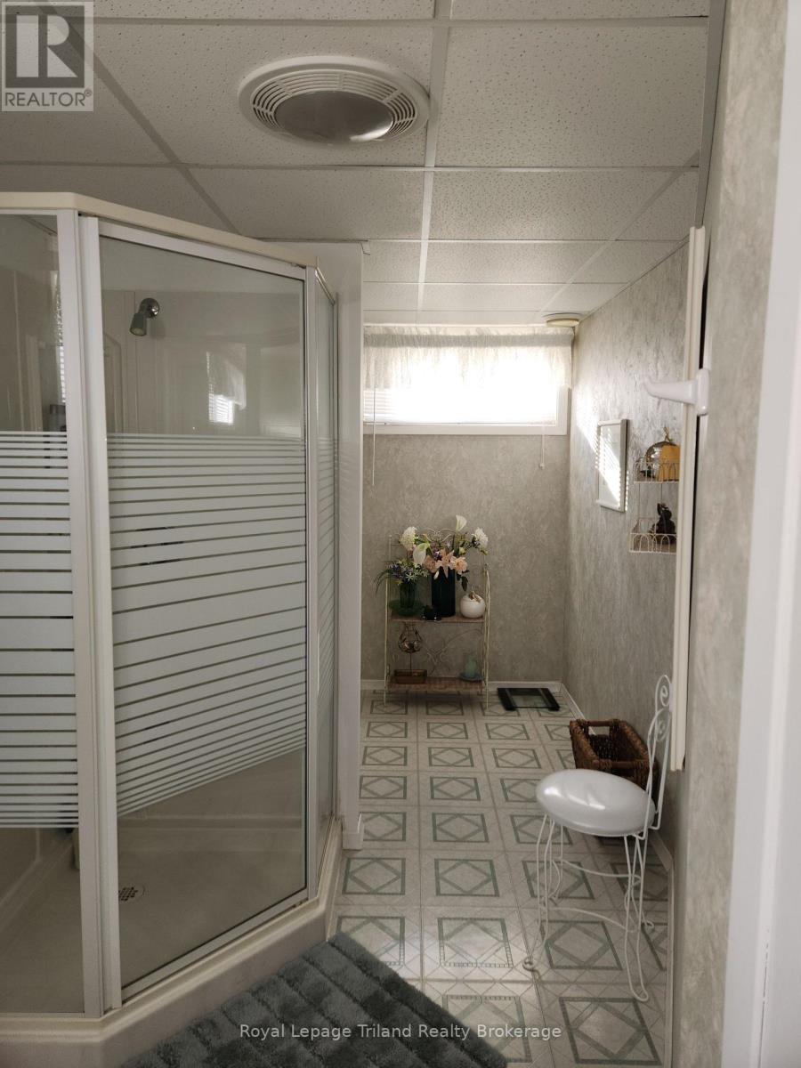 183 Diefenbaker Drive, Woodstock (Woodstock - North), Ontario  N4S 8K1 - Photo 35 - X12576130