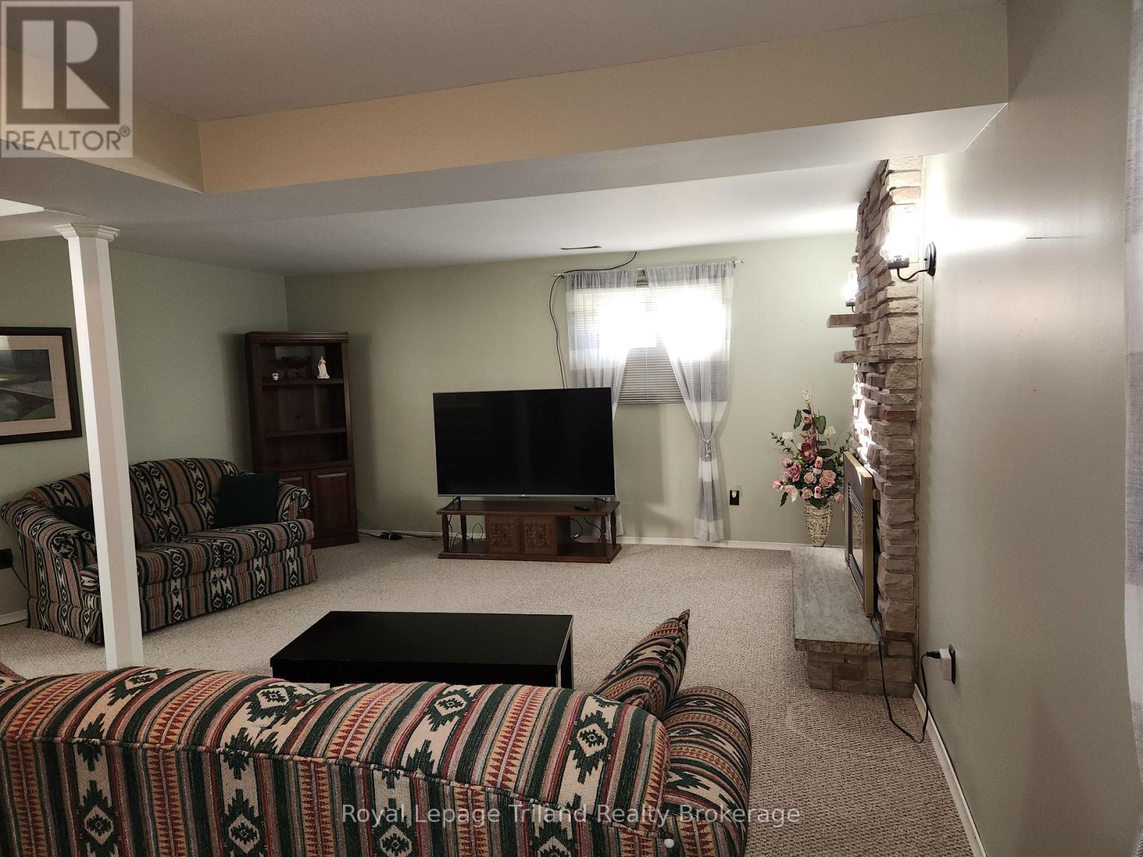 183 Diefenbaker Drive, Woodstock (Woodstock - North), Ontario  N4S 8K1 - Photo 39 - X12576130