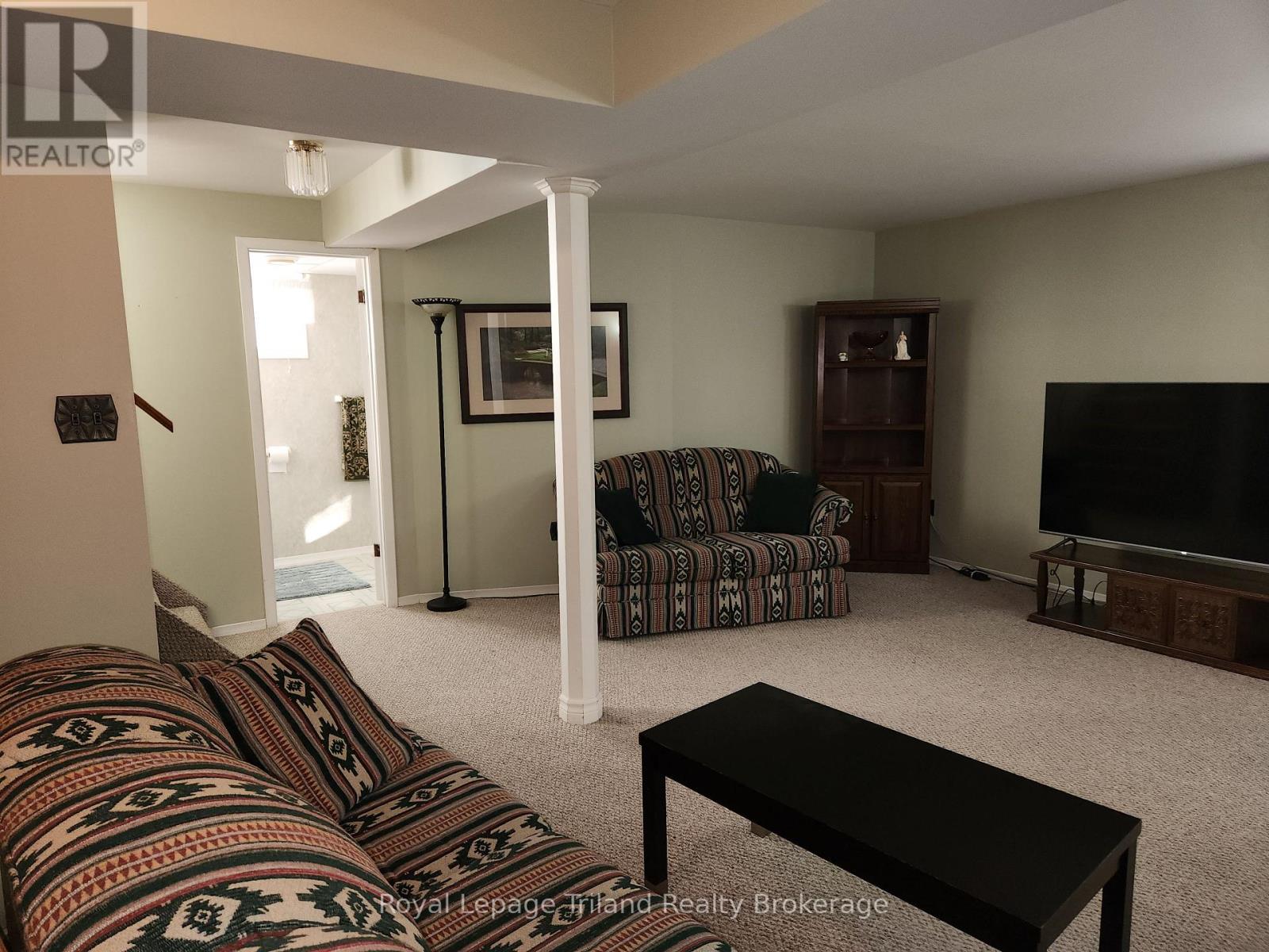 183 Diefenbaker Drive, Woodstock (Woodstock - North), Ontario  N4S 8K1 - Photo 40 - X12576130