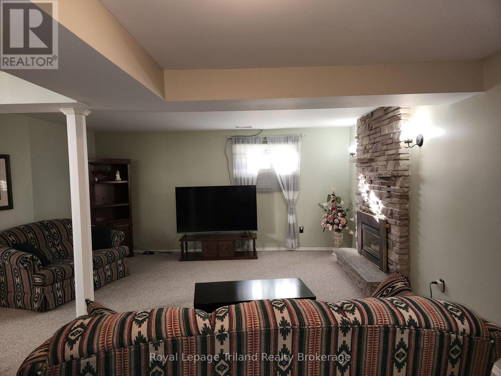 183 Diefenbaker Drive, Woodstock (Woodstock - North), Ontario  N4S 8K1 - Photo 41 - X12576130