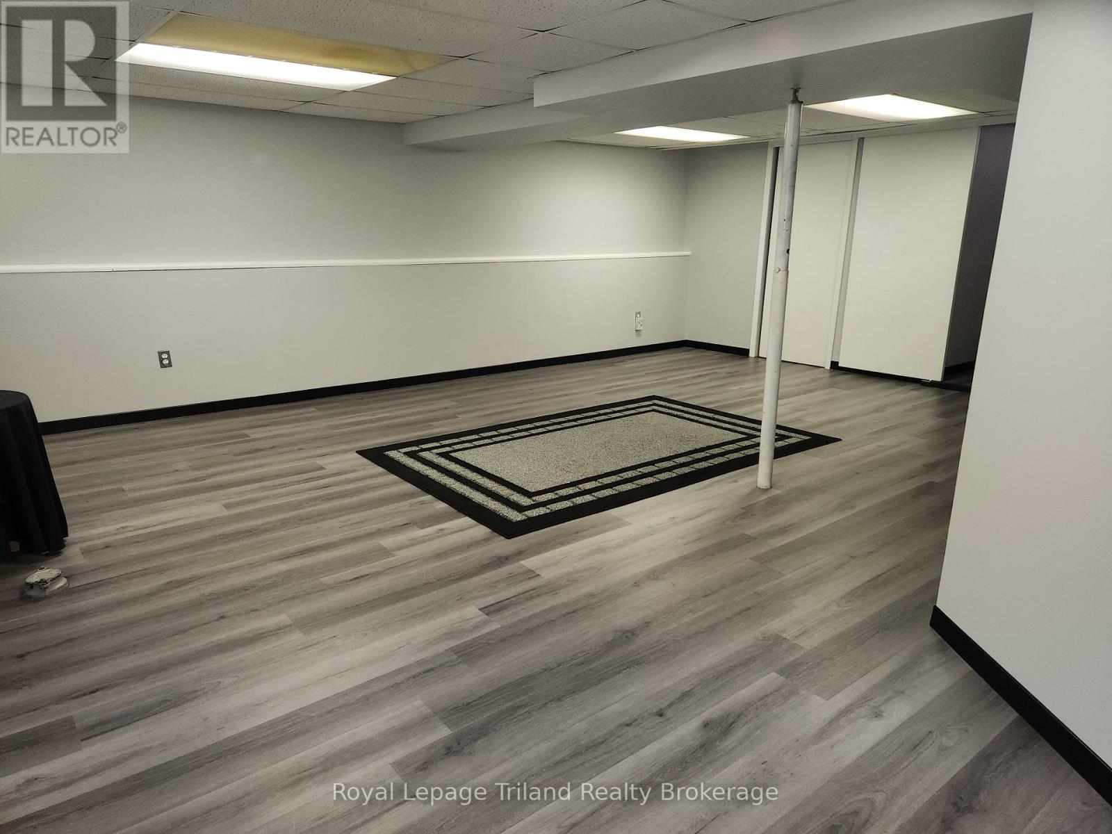 183 Diefenbaker Drive, Woodstock (Woodstock - North), Ontario  N4S 8K1 - Photo 42 - X12576130