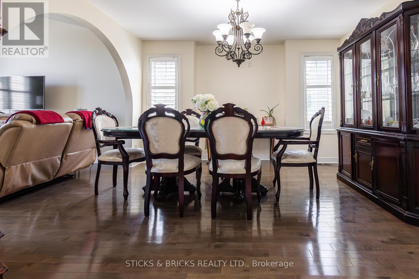 8207 Beaver Glen Drive, Niagara Falls, Ontario  L2H 3K5 - Photo 10 - X12576102