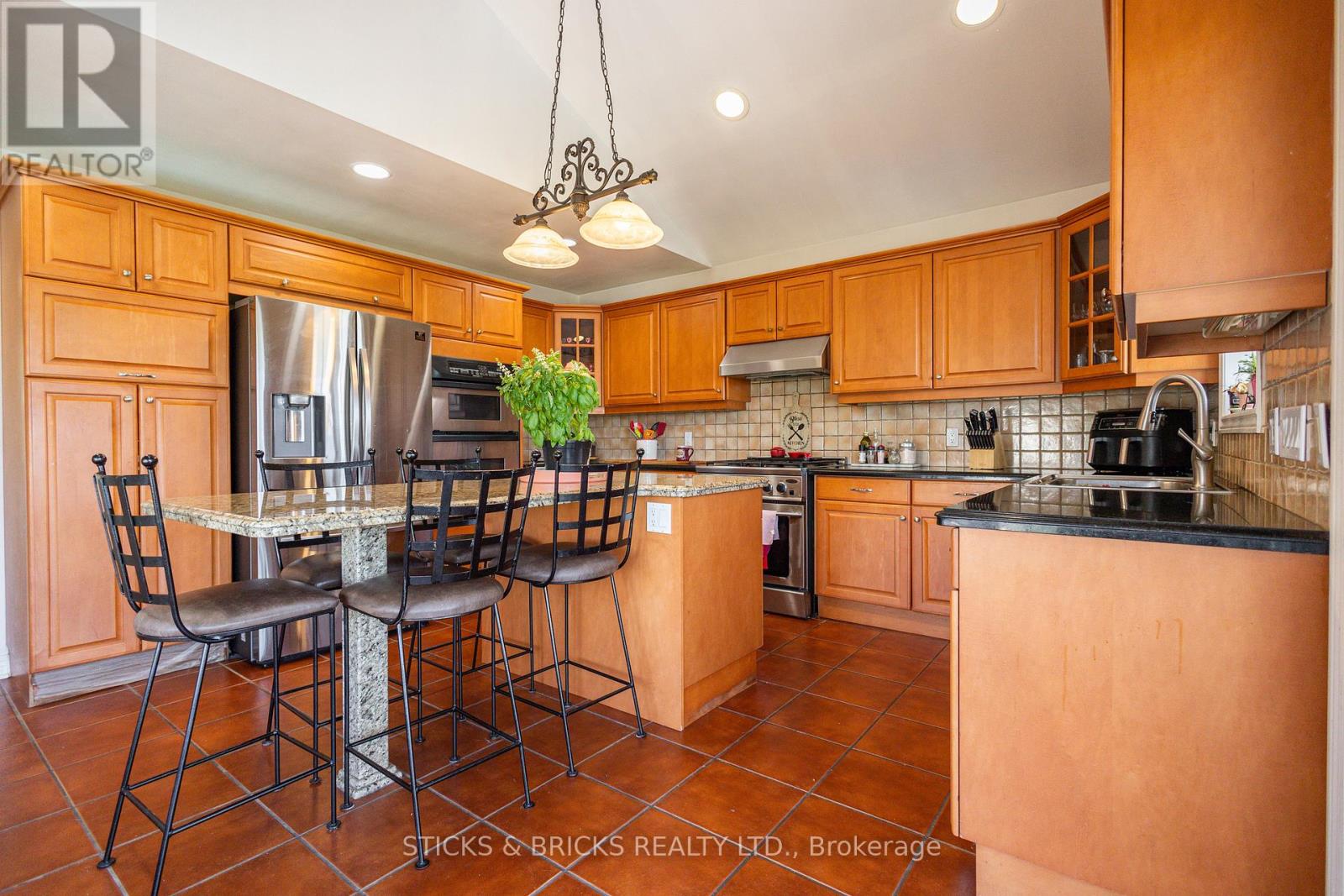 8207 Beaver Glen Drive, Niagara Falls, Ontario  L2H 3K5 - Photo 11 - X12576102