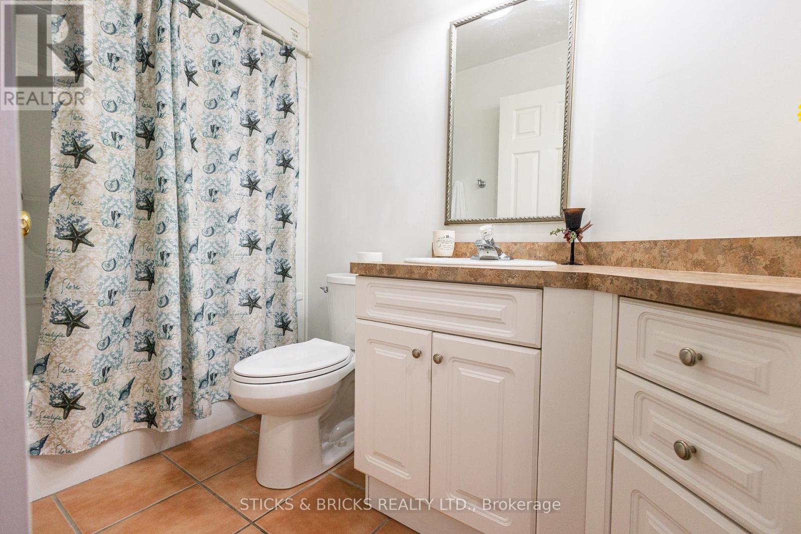 8207 Beaver Glen Drive, Niagara Falls, Ontario  L2H 3K5 - Photo 21 - X12576102