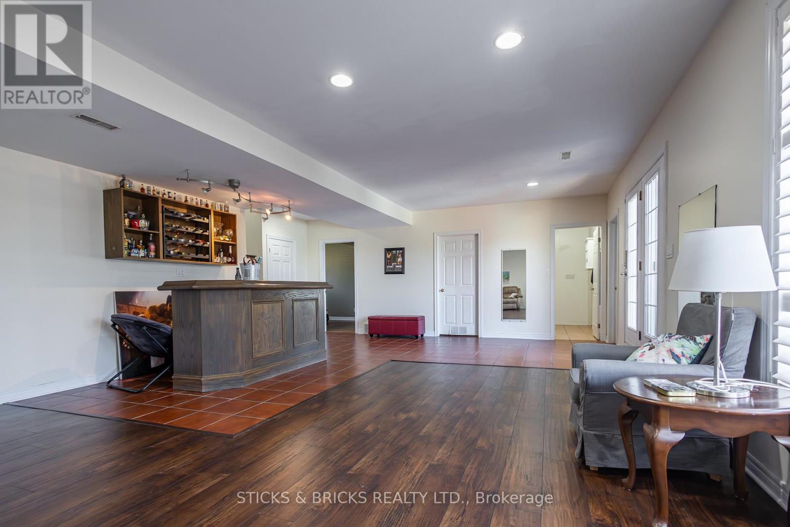 8207 Beaver Glen Drive, Niagara Falls, Ontario  L2H 3K5 - Photo 26 - X12576102