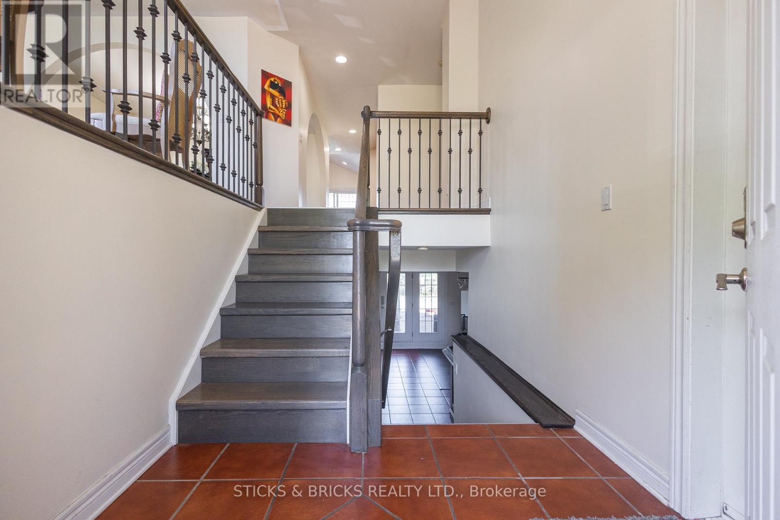 8207 Beaver Glen Drive, Niagara Falls, Ontario  L2H 3K5 - Photo 4 - X12576102