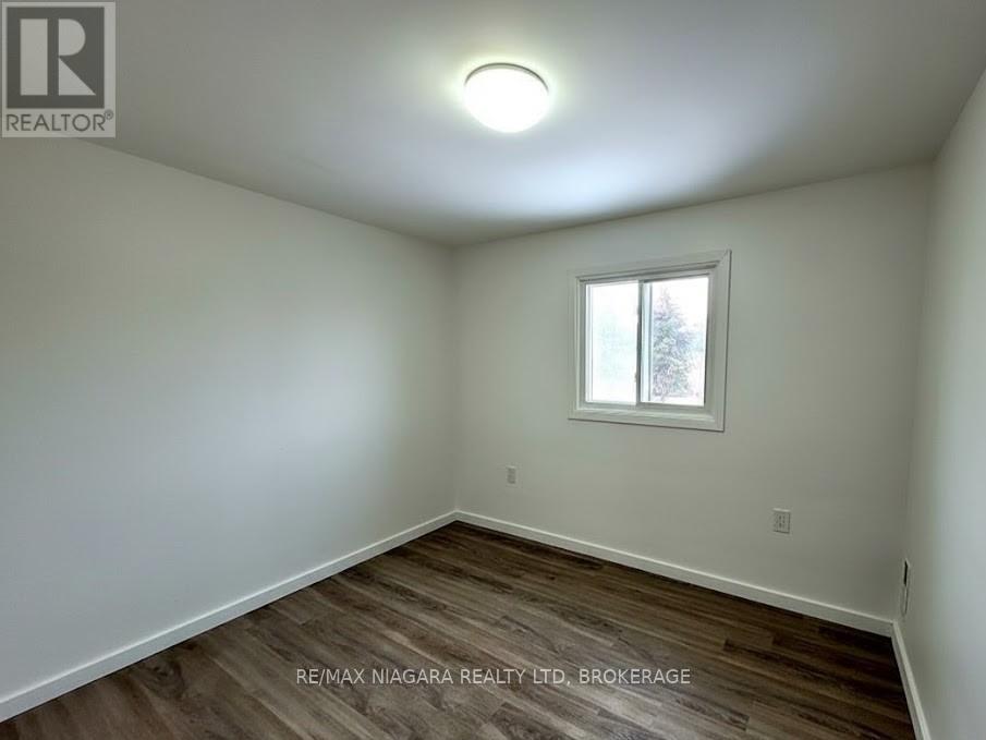 Upper - 6523 Frederica Street, Niagara Falls, Ontario  L2G 1C7 - Photo 4 - X12576196