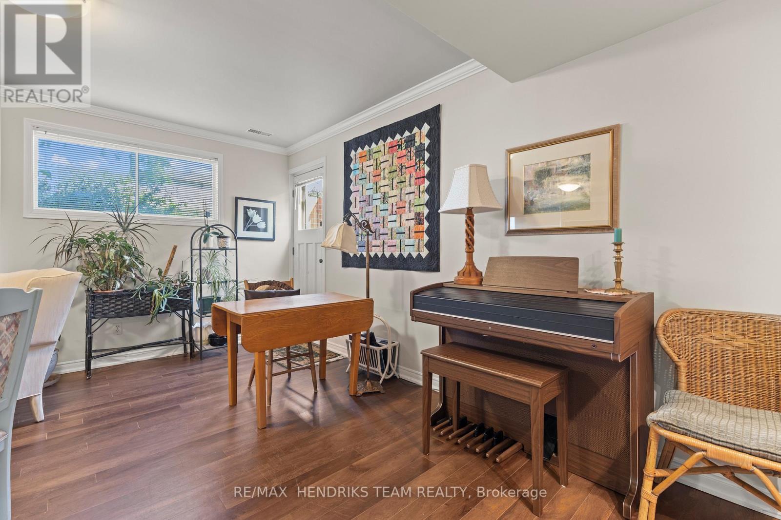 704 Vine Street, St. Catharines, Ontario  L2M 7L7 - Photo 30 - X12576264