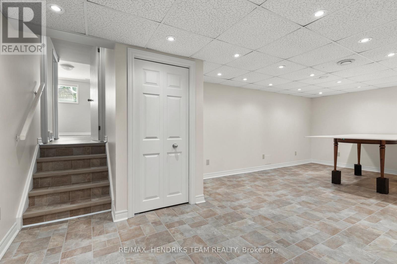 704 Vine Street, St. Catharines, Ontario  L2M 7L7 - Photo 34 - X12576264