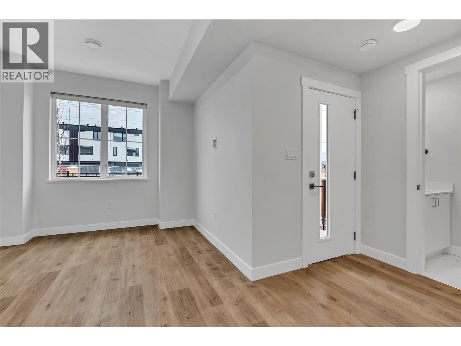 726 Westminster Avenue W Unit# 101, Penticton, British Columbia  V2A 1K8 - Photo 3 - 10369984