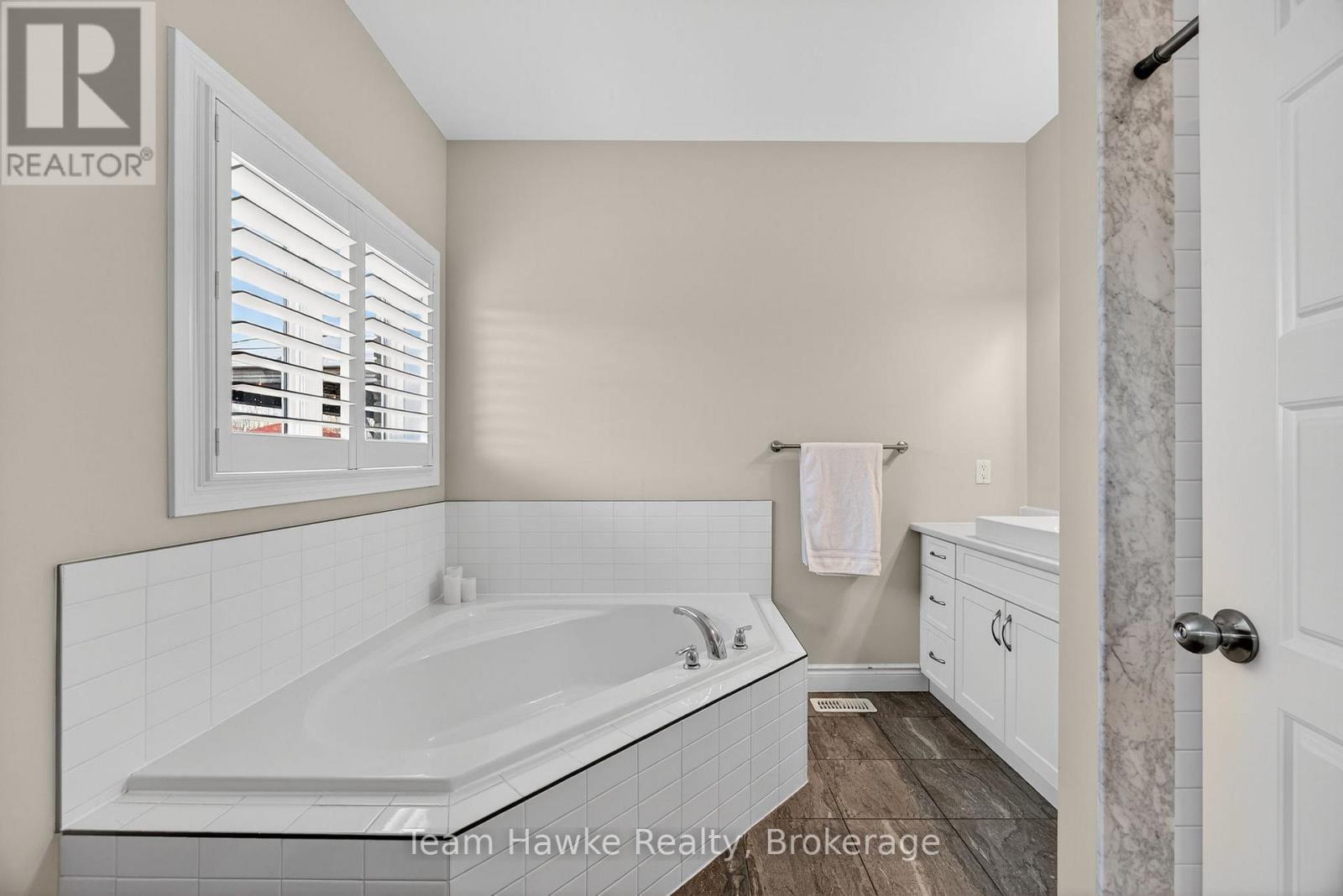 26 Sheppard Drive, Tay, Ontario  L0K 2A0 - Photo 28 - S12576042