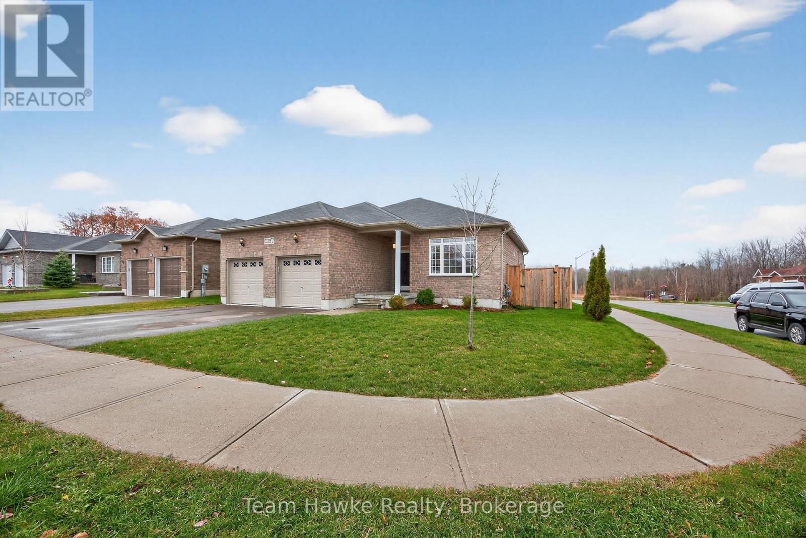 26 Sheppard Drive, Tay, Ontario  L0K 2A0 - Photo 3 - S12576042