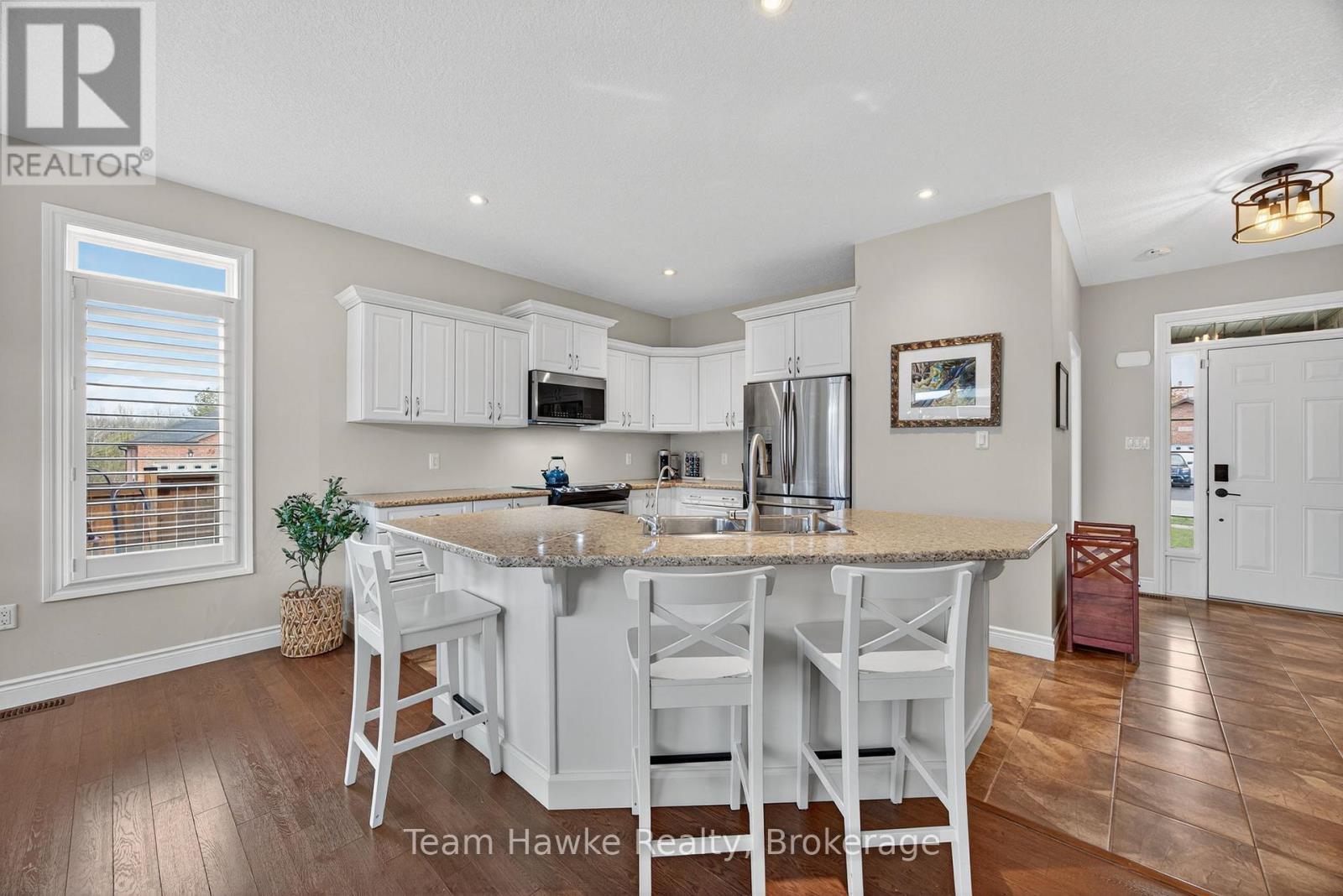 26 Sheppard Drive, Tay, Ontario  L0K 2A0 - Photo 7 - S12576042