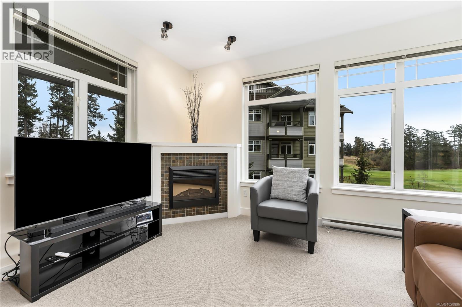 203d 1115 Craigflower Rd, Esquimalt, British Columbia V9A 7R1 - Photo 9 - 1020896