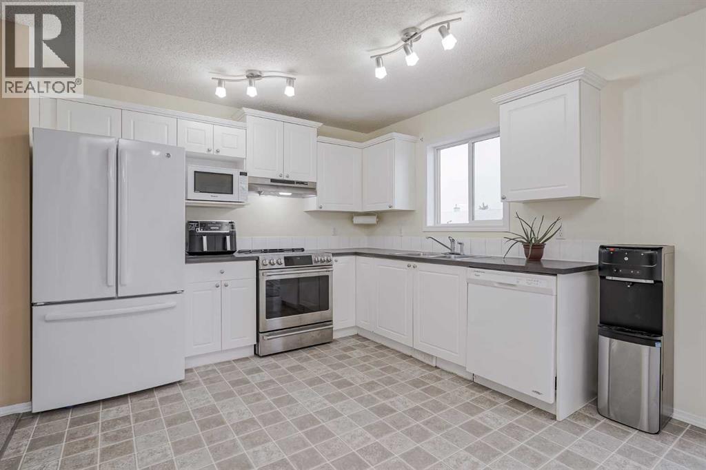 4 Bridleridge Circle Sw, Calgary, Alberta  T2Y 4L2 - Photo 11 - A2267376