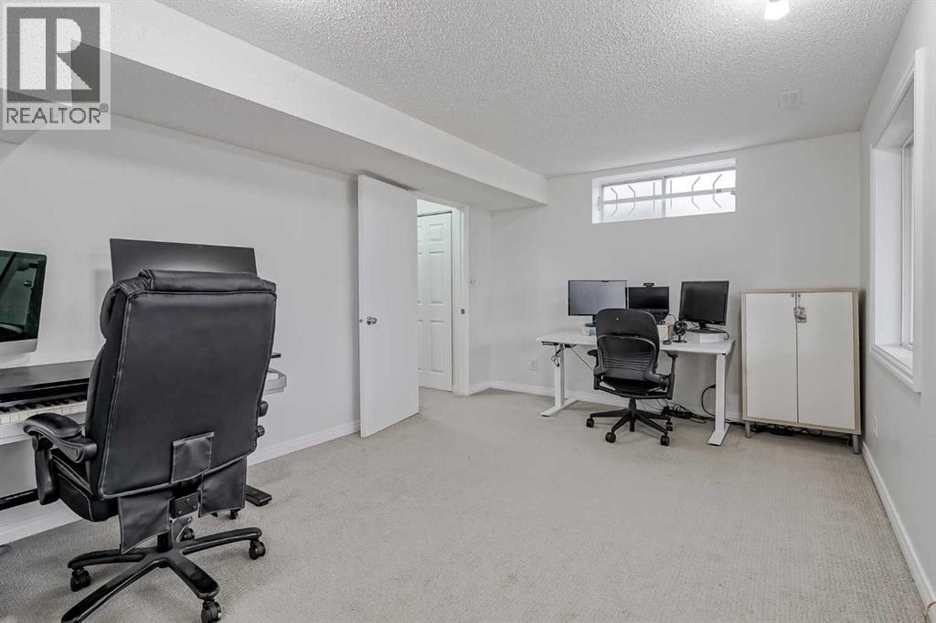 4 Bridleridge Circle Sw, Calgary, Alberta  T2Y 4L2 - Photo 29 - A2267376