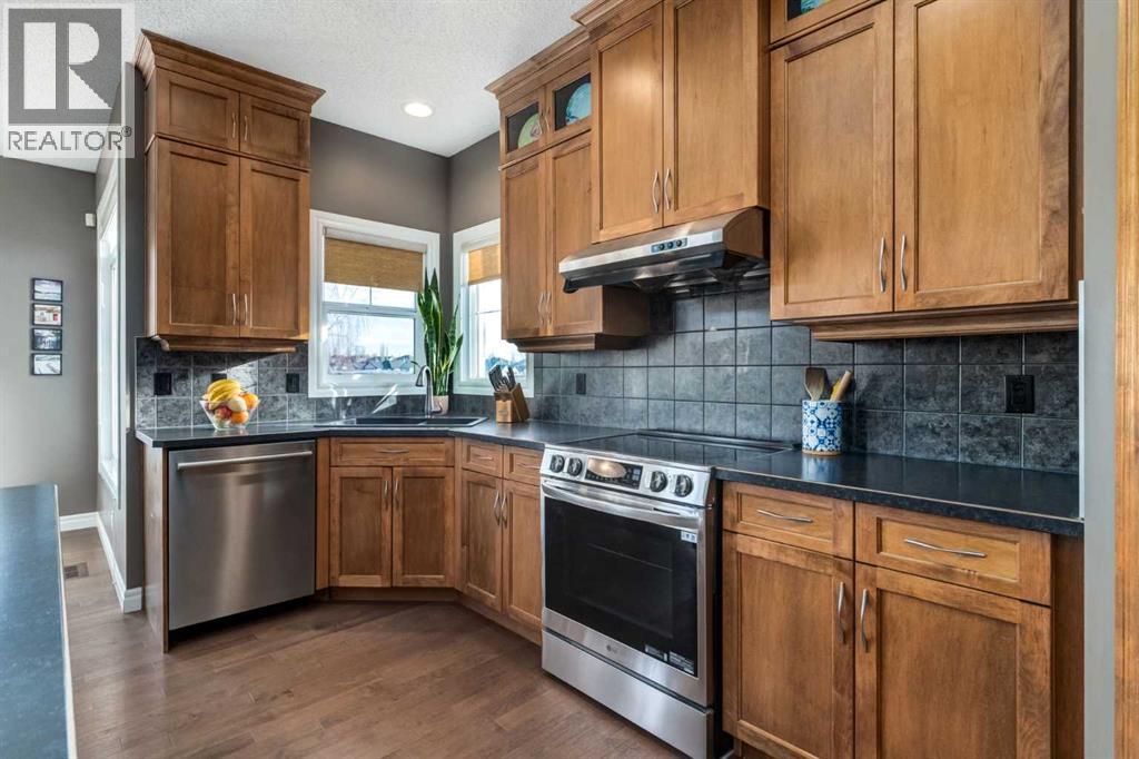 227 Tuscany Glen Park Nw, Calgary, Alberta  T3L 3E5 - Photo 6 - A2271204