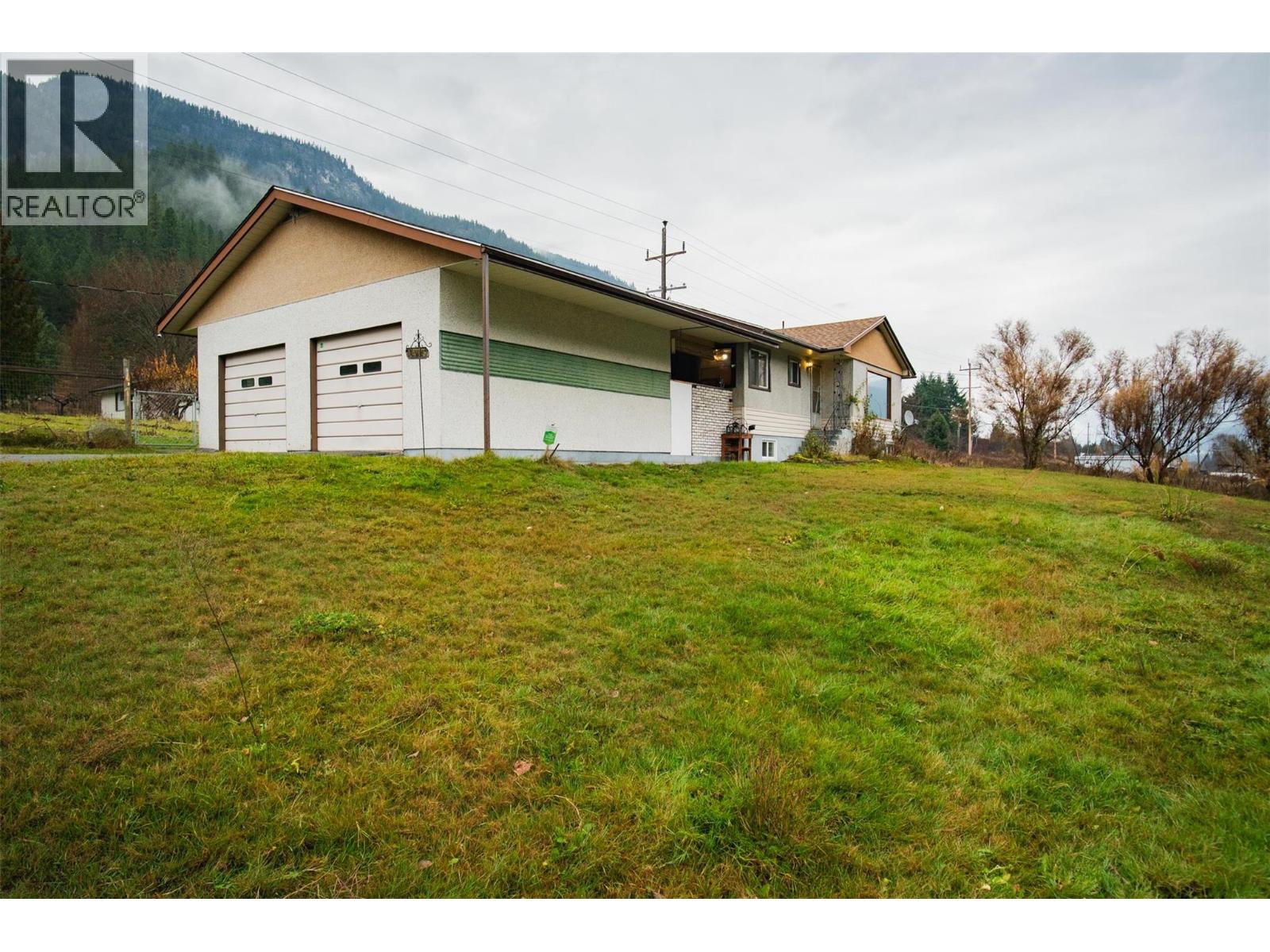 1473 3A Highway, Castlegar, British Columbia