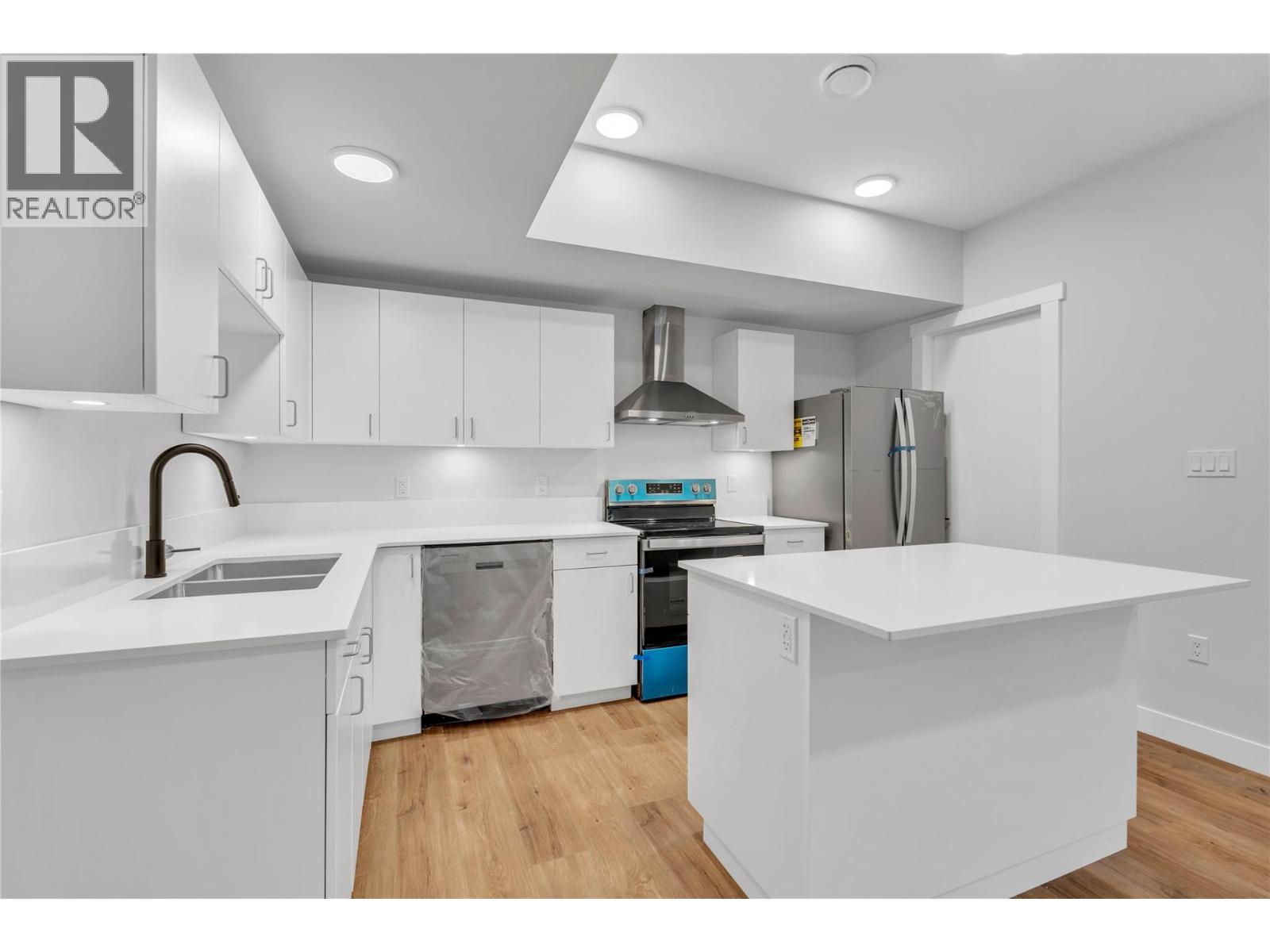 726 Westminster Avenue W Unit# 103, Penticton, British Columbia  V2A 1K8 - Photo 9 - 10370003