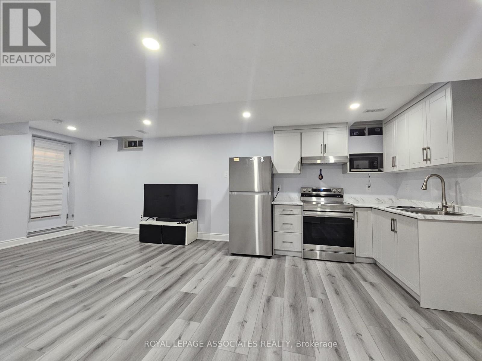 Bsmt - 131 Lloyd Sanderson Drive, Brampton, Ontario  L6Y 0Z8 - Photo 4 - W12575964