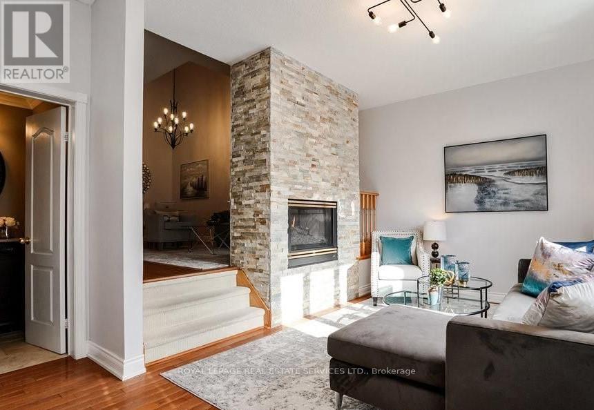 40 Chester Street, Oakville, Ontario  L6H 6G8 - Photo 5 - W12575968