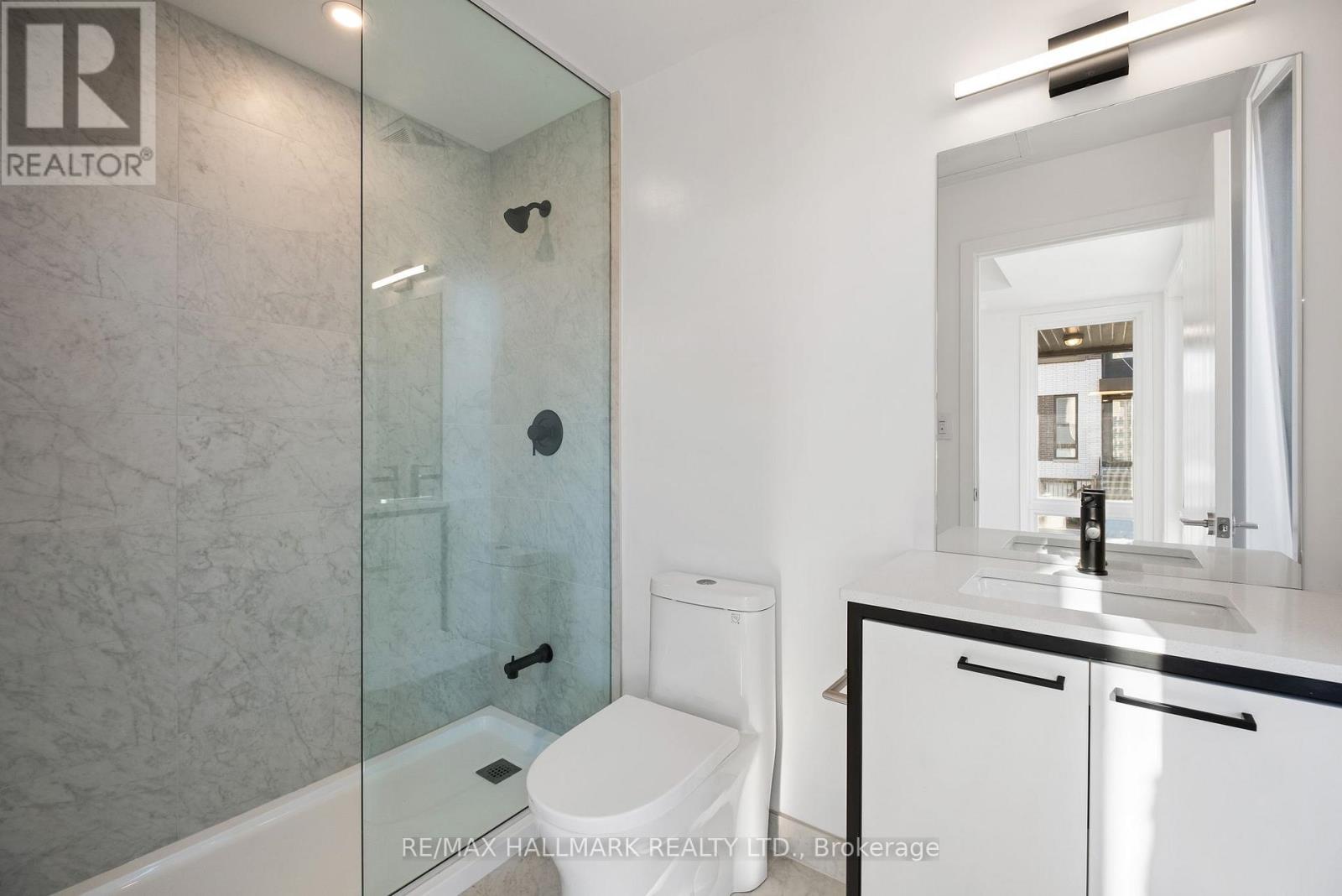 Th1 - 40 Ed Clark Gardens, Toronto, Ontario  M6N 0B5 - Photo 14 - W12575970