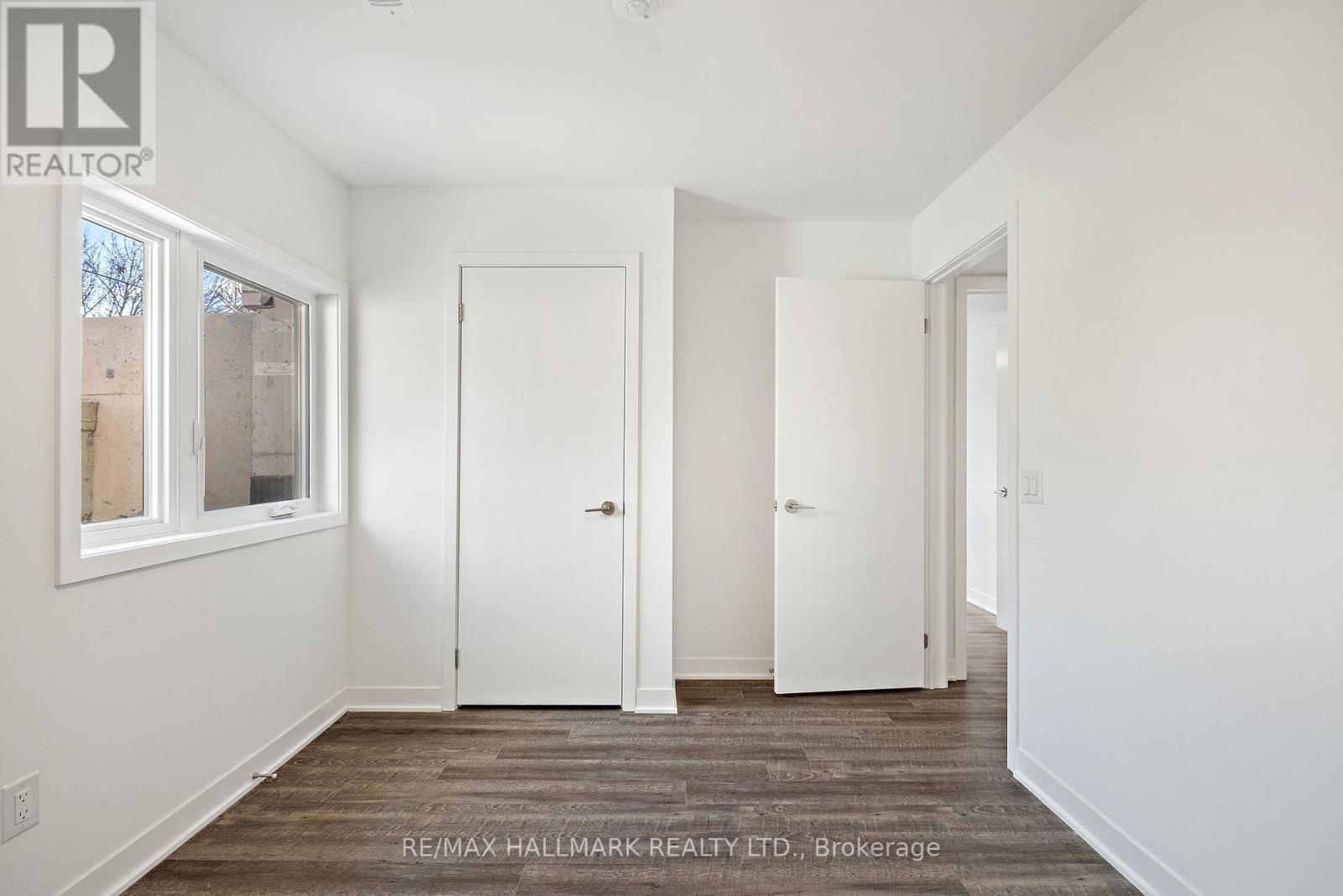 Th1 - 40 Ed Clark Gardens, Toronto, Ontario  M6N 0B5 - Photo 15 - W12575970